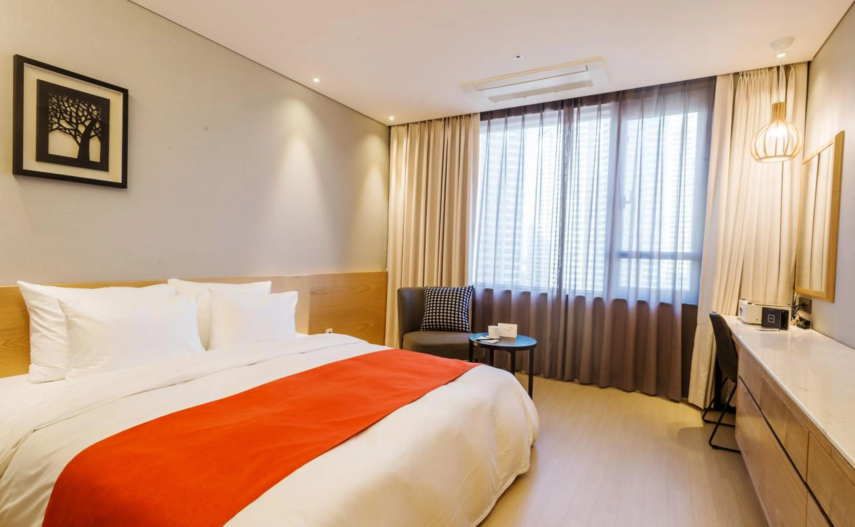 Deluxe King Room in GloucesterHotel Cheongju