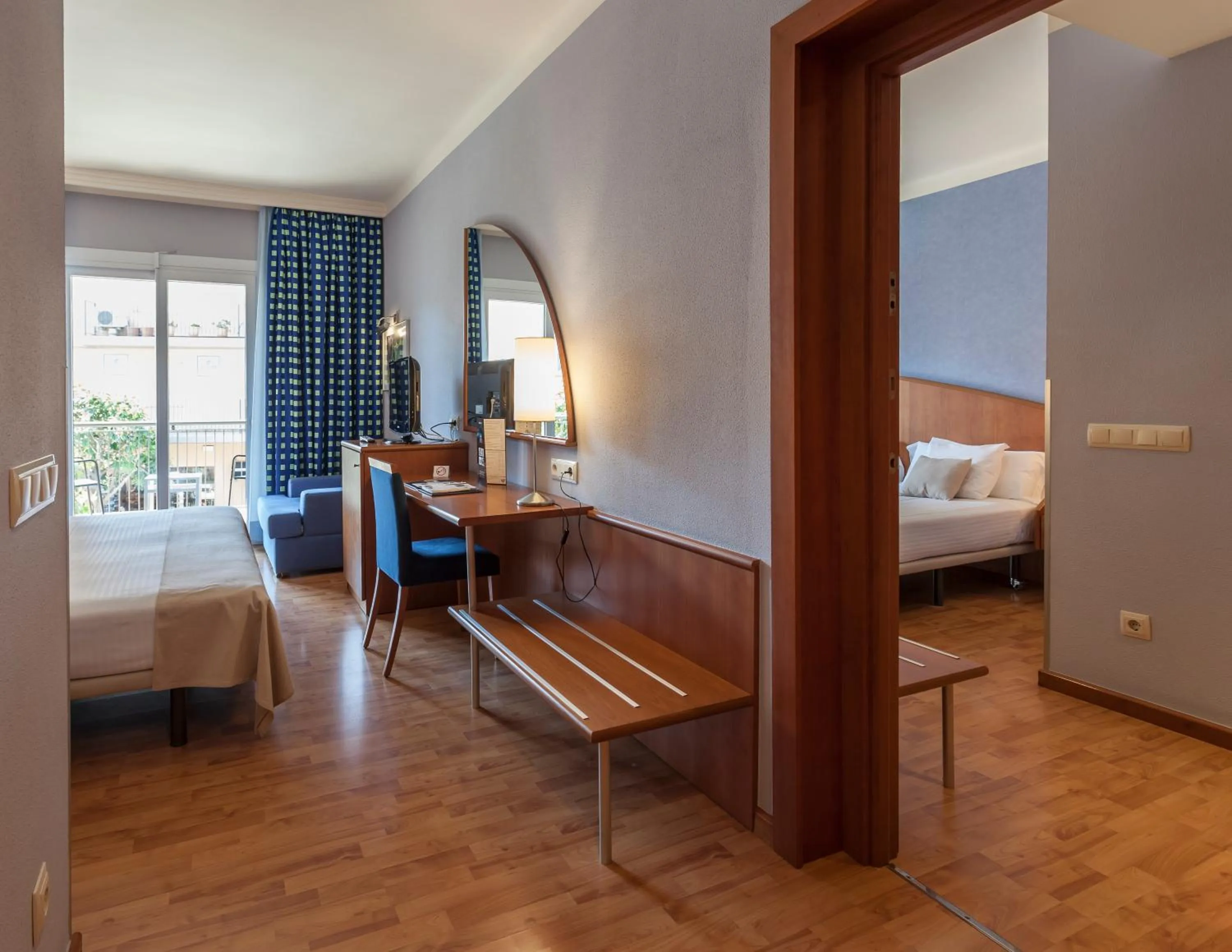 Family Room in Hotel Delfín 4 Sup