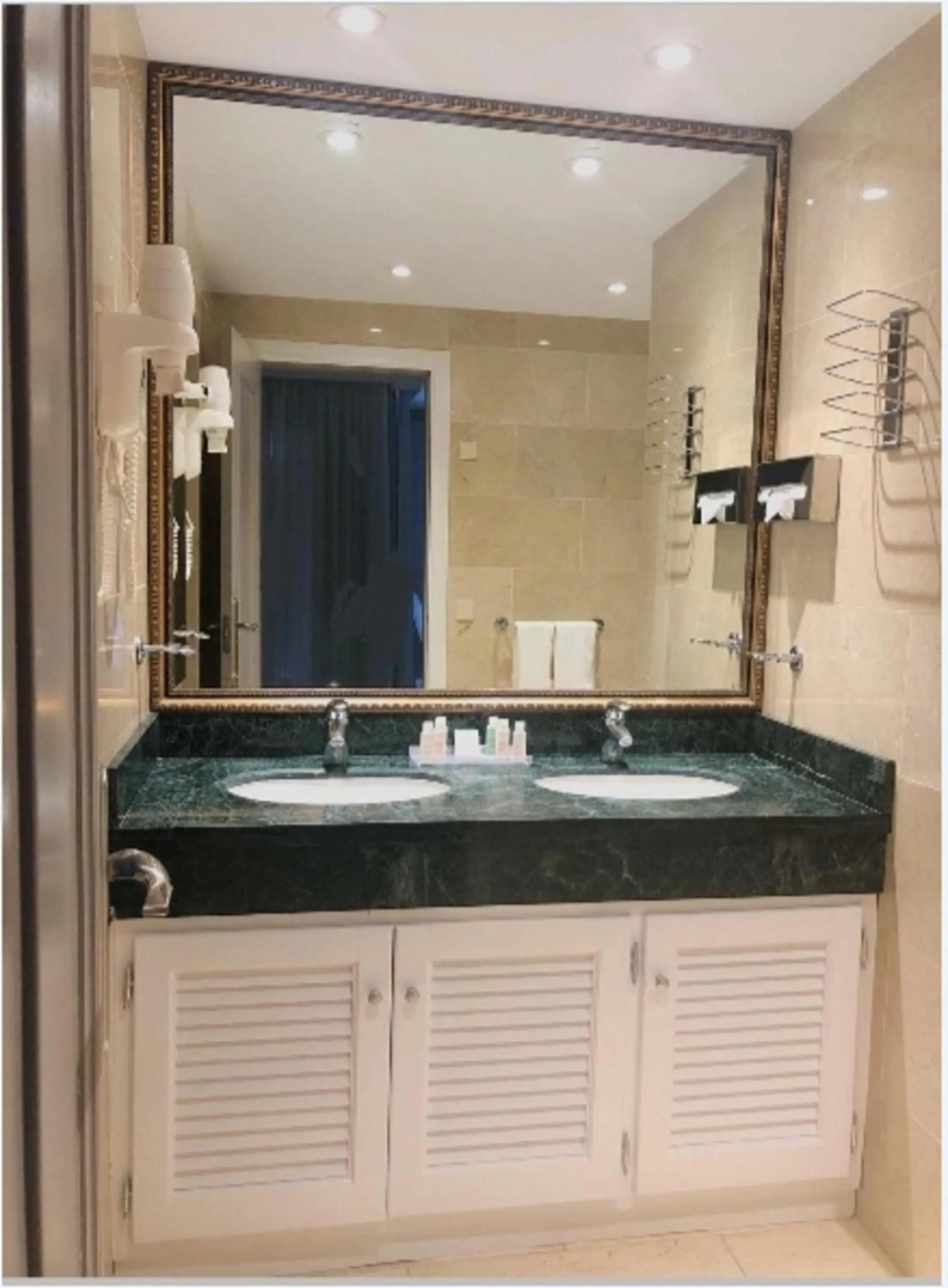 Standard Twin Room with Sea View in Boutique Hotel B51