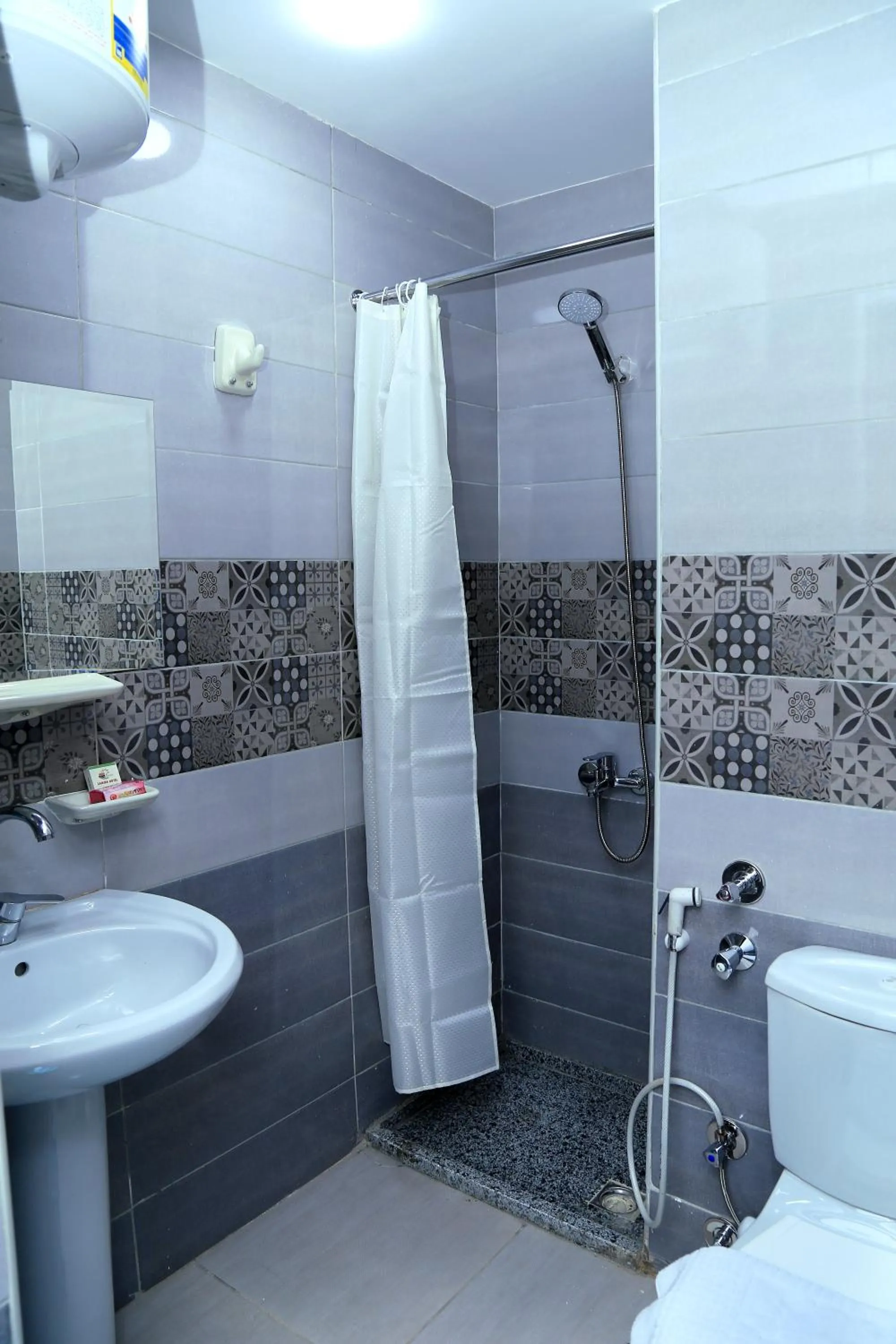 Single Room with Private Bathroom in Lamera Hotel