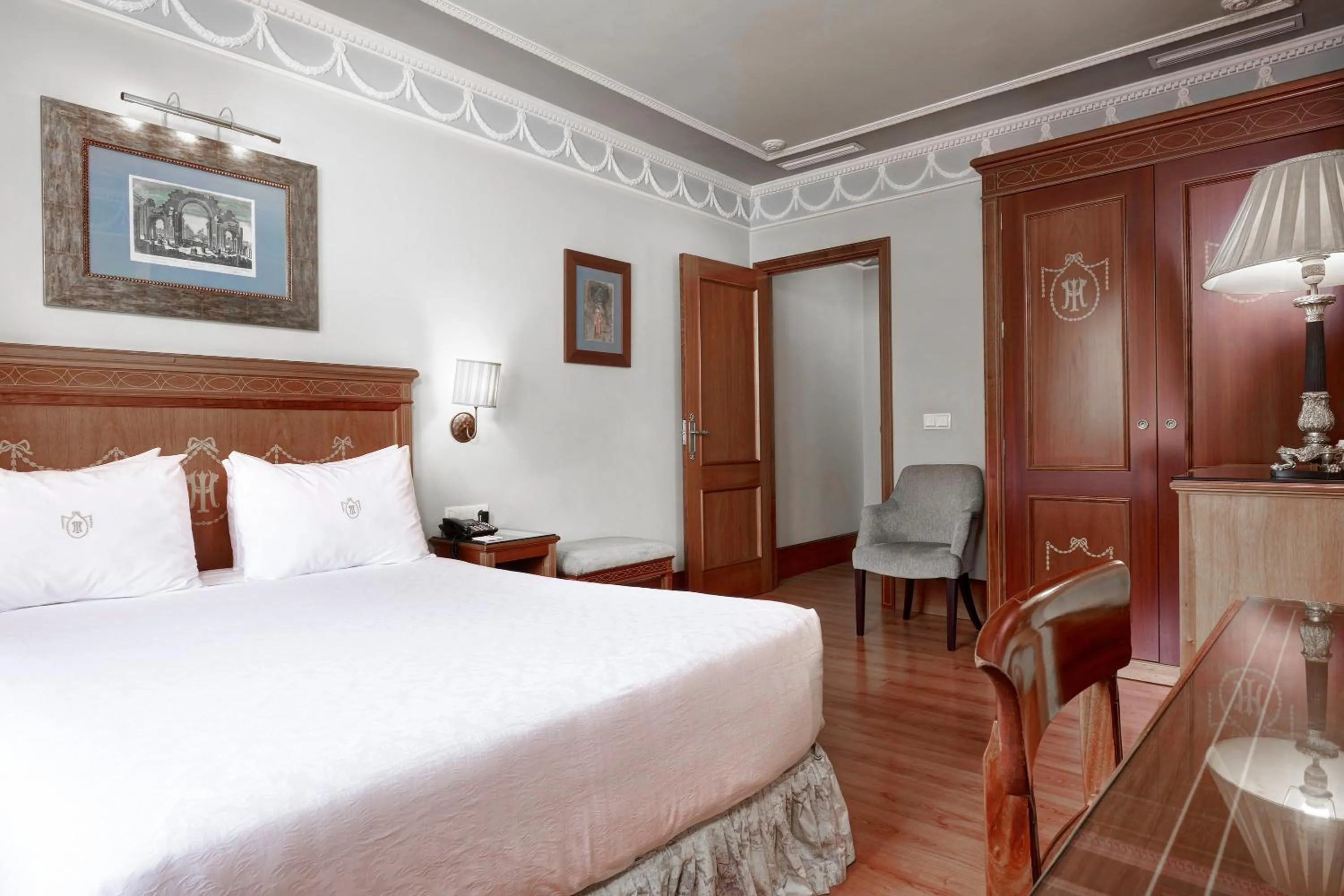 Classic Double or Twin Room in Hotel Inglaterra