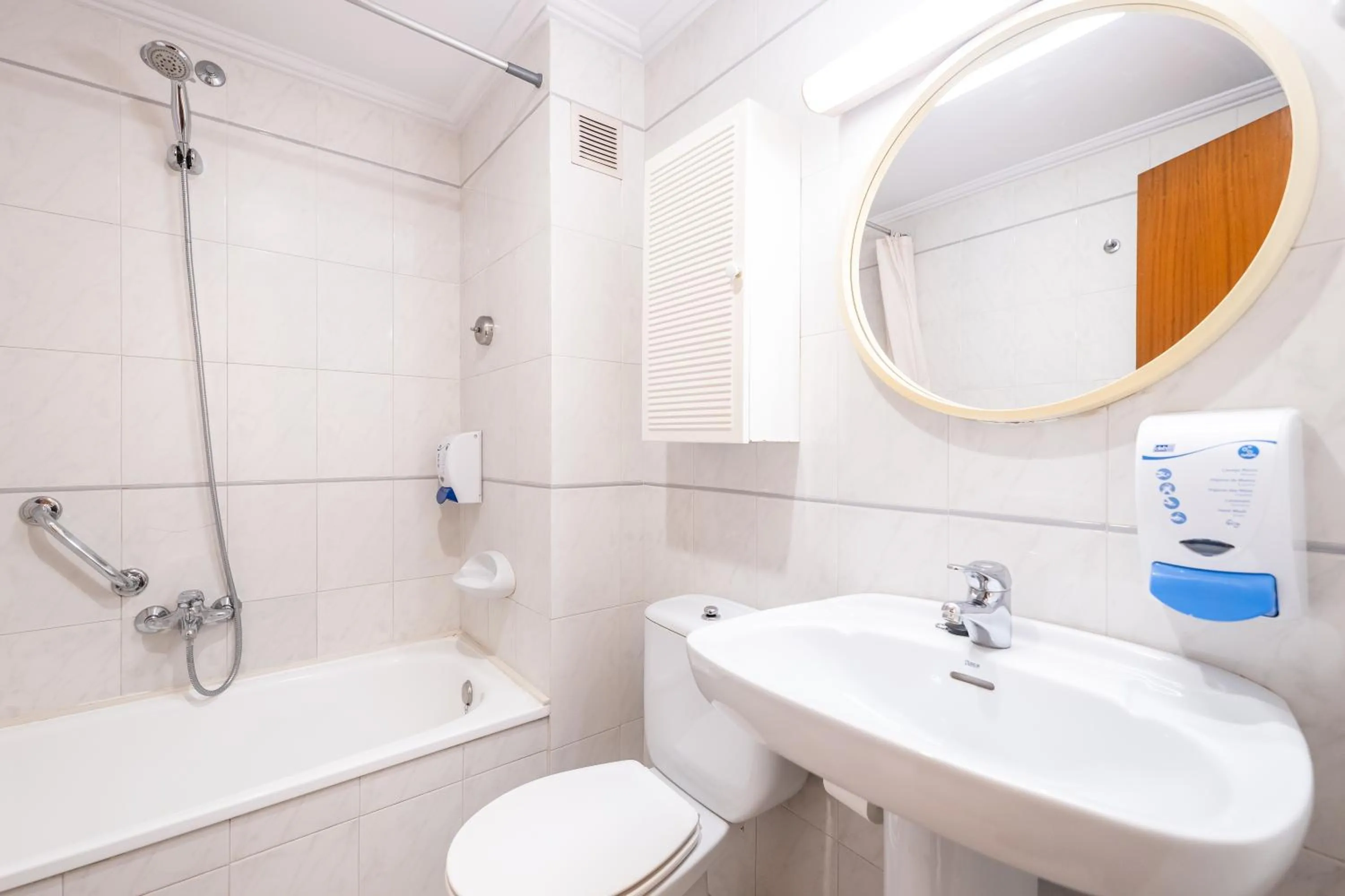 Basic Double Room in Hotel La Perla D'Olot