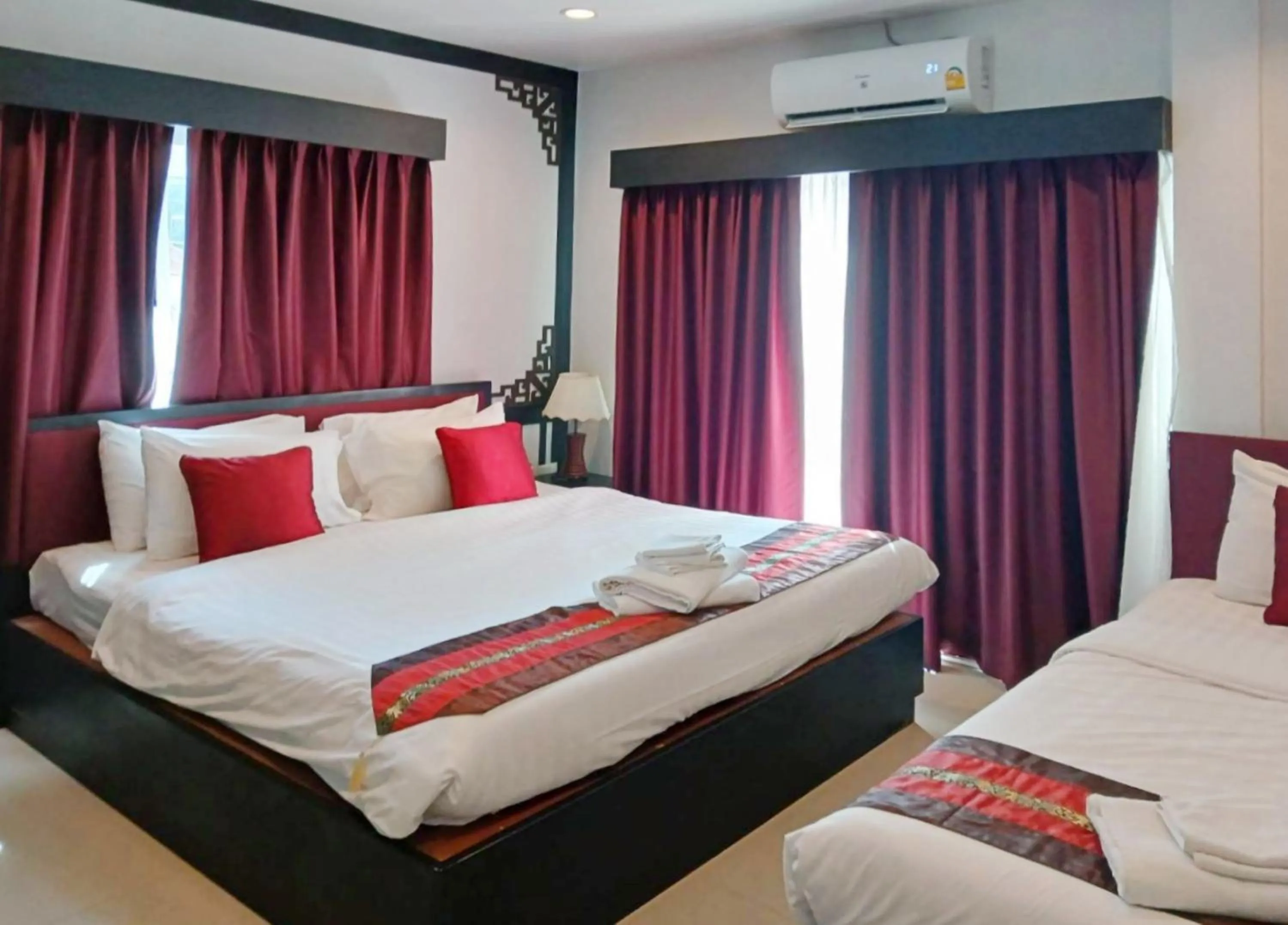 Triple Room with Balcony in Sunray Beach Hotel Patong