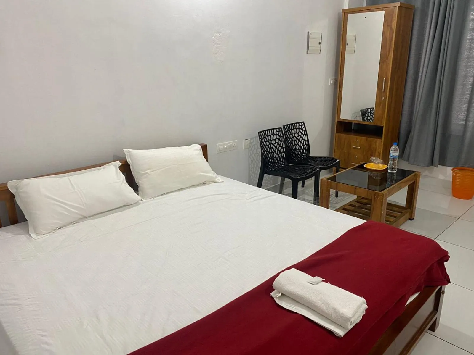 King Room - single occupancy in HOLLYWOOD Rooms