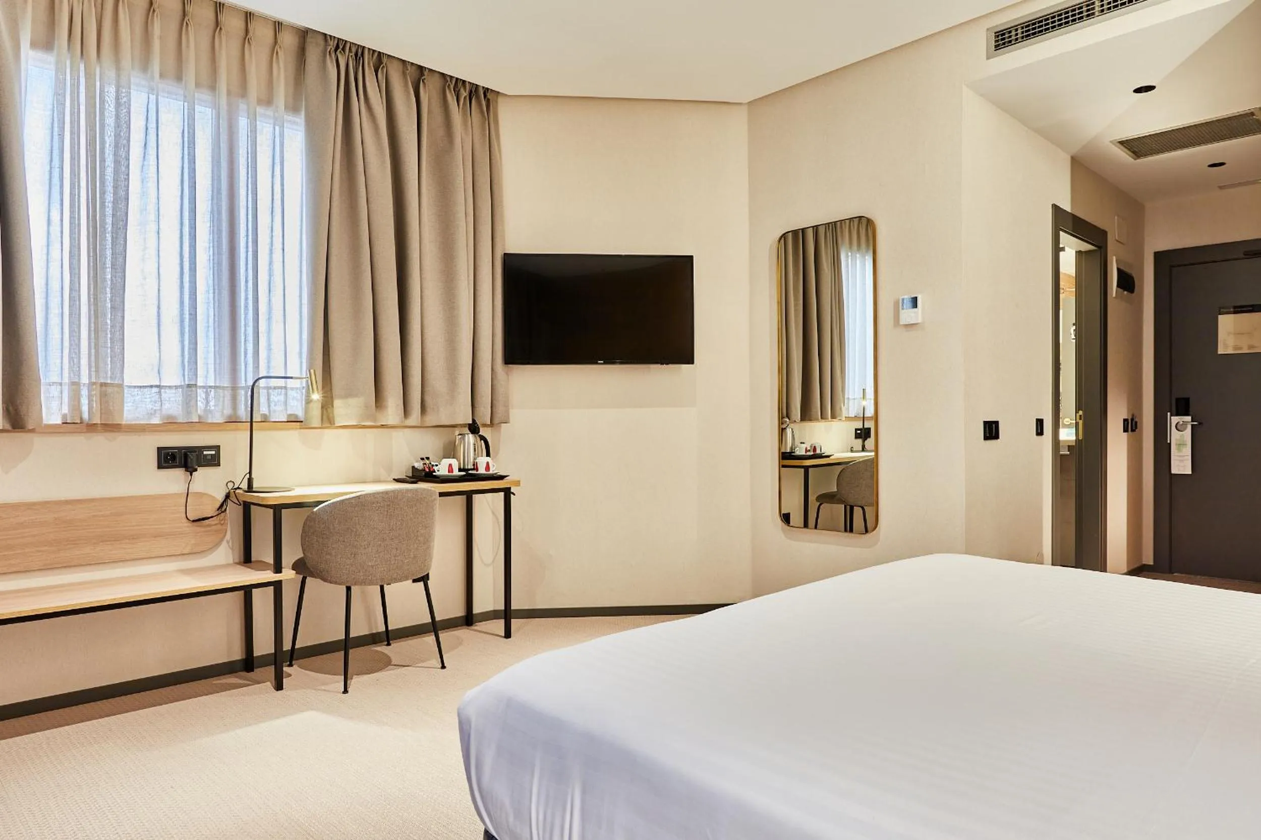 Club Double Room in Silken Ciudad Gijón