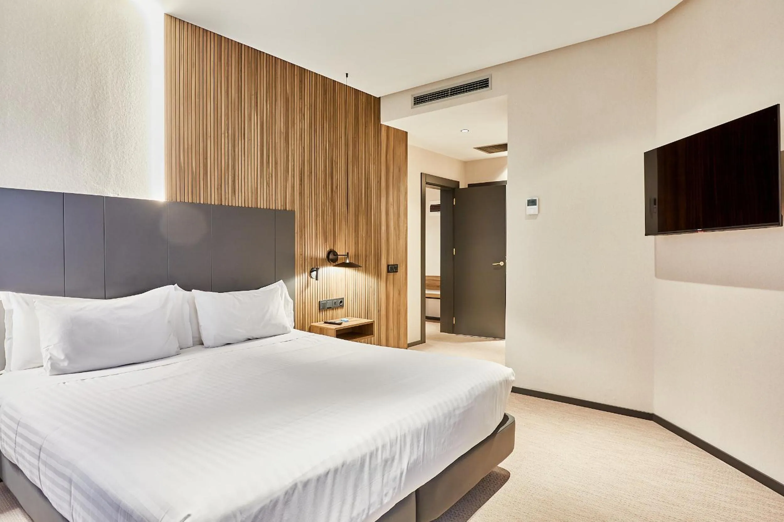 Junior Suite Deluxe in Silken Ciudad Gijón