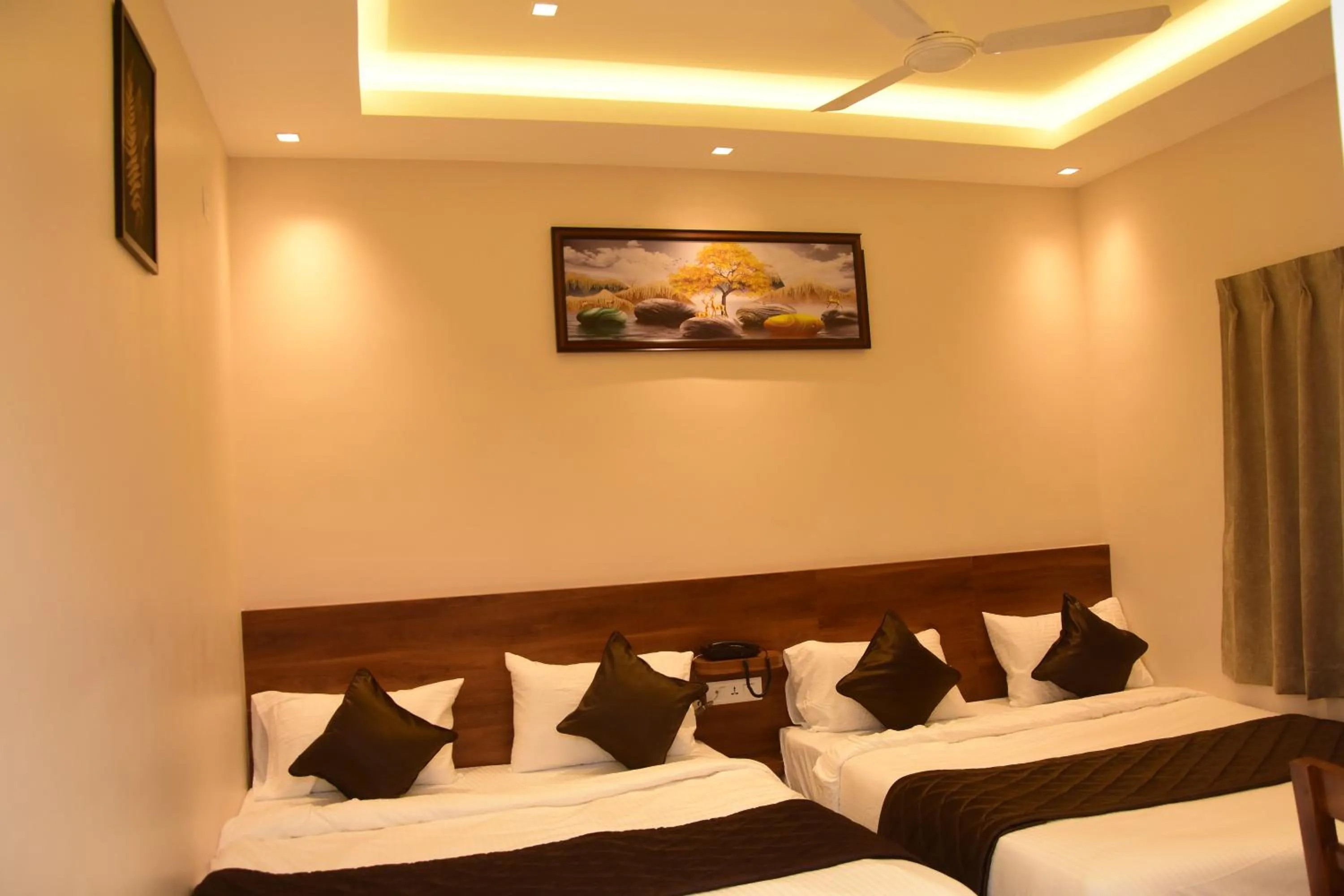 Quadruple Room in Dass Paradise