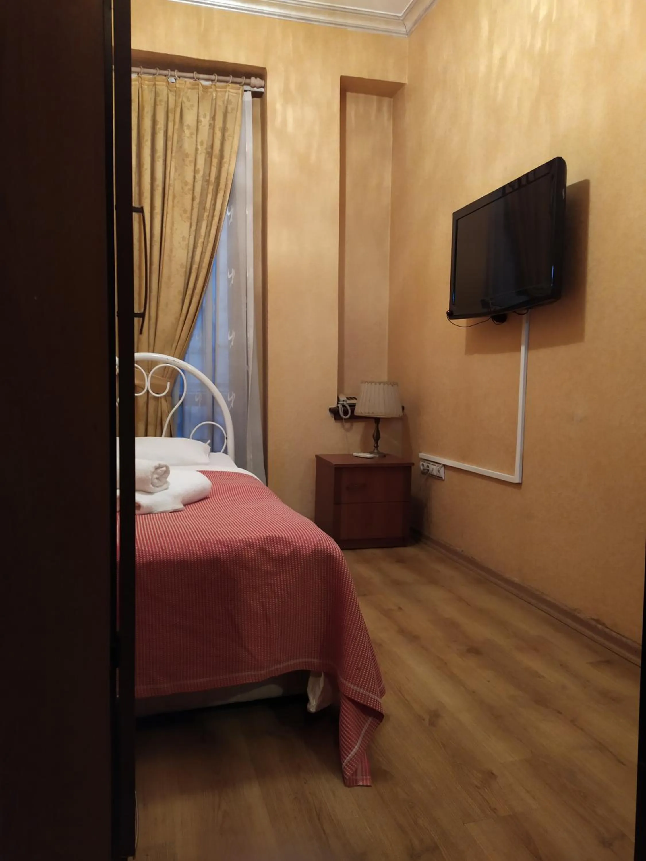 Standard Single Room - single occupancy in Istanbul Irish Hotel