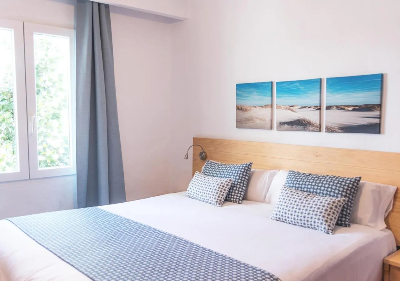 Superior Two-Bedroom Apartment with Sea View in Comitas Tramontana Park