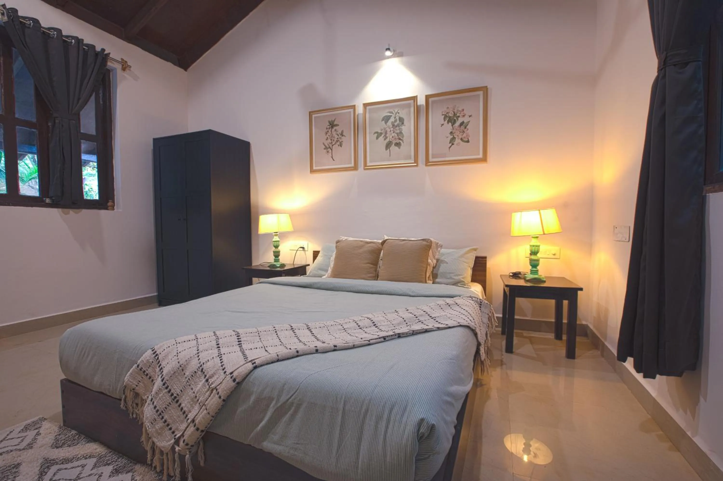 Cottage with sitout(Pet friendly) in Woodpegger By The Beach, Mandrem