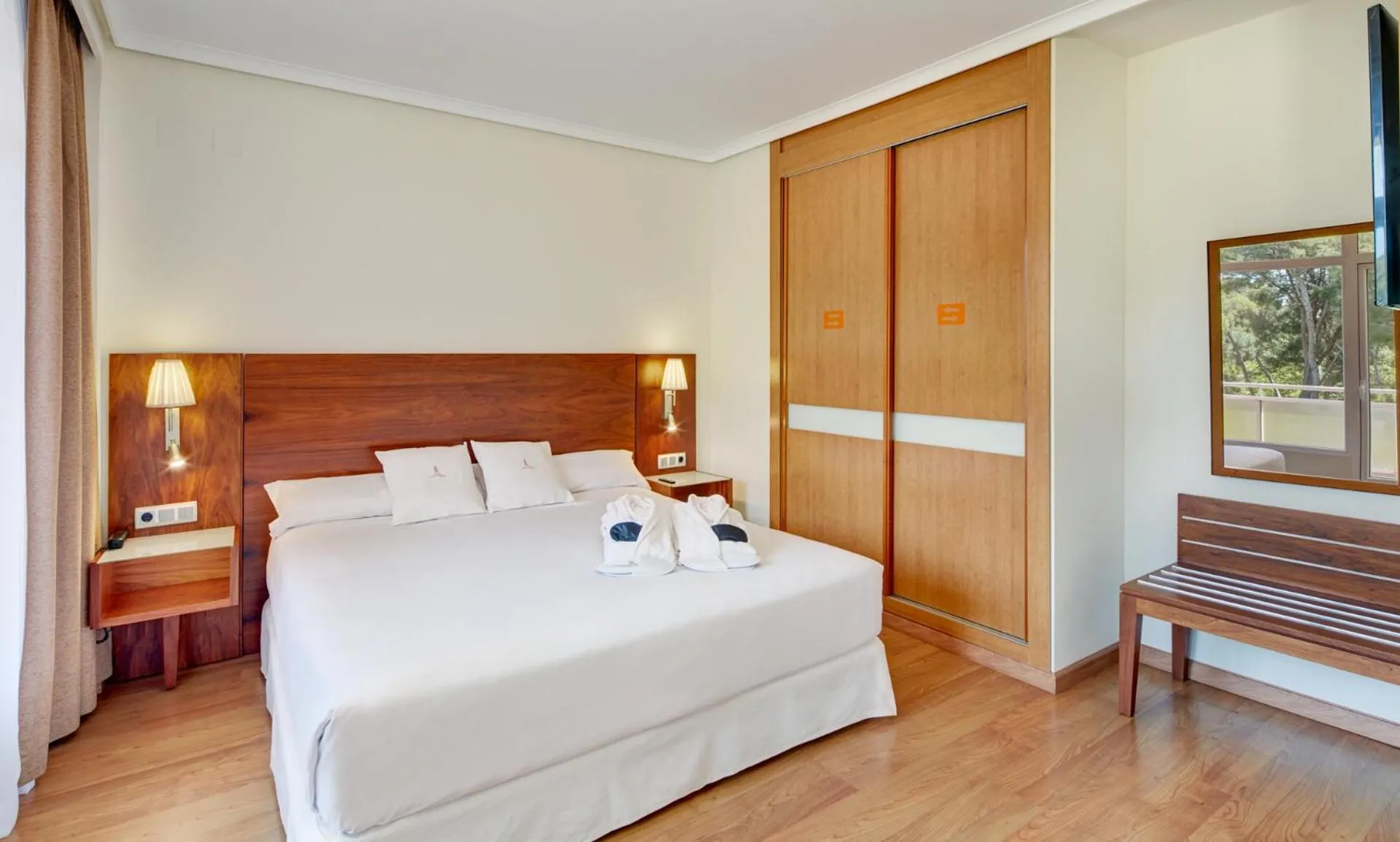 Junior Suite (2 Adults) in Sercotel Los Llanos