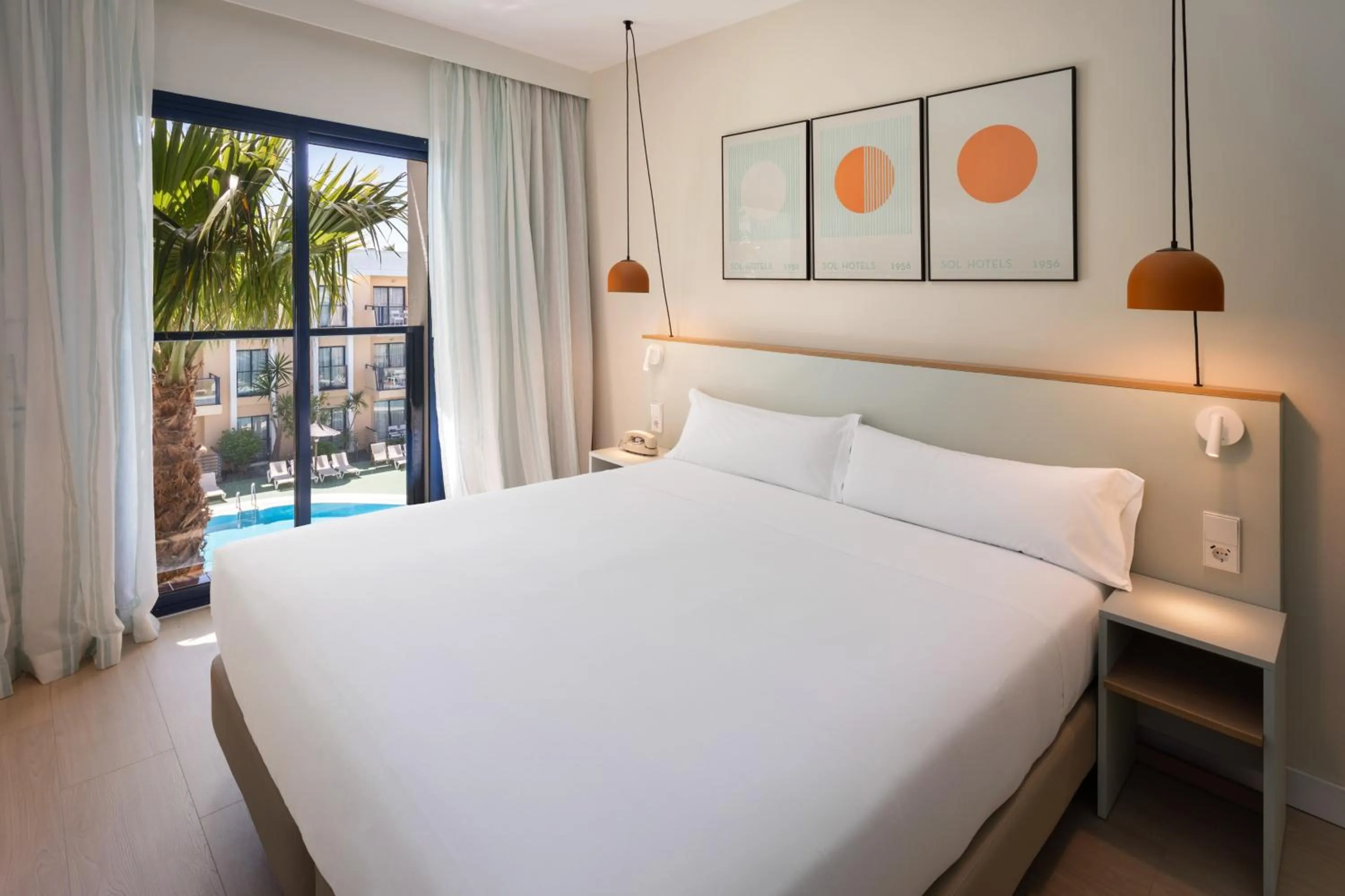 Sol Suite Pool View with Kitchen in Sol Sancti Petri Aparthotel