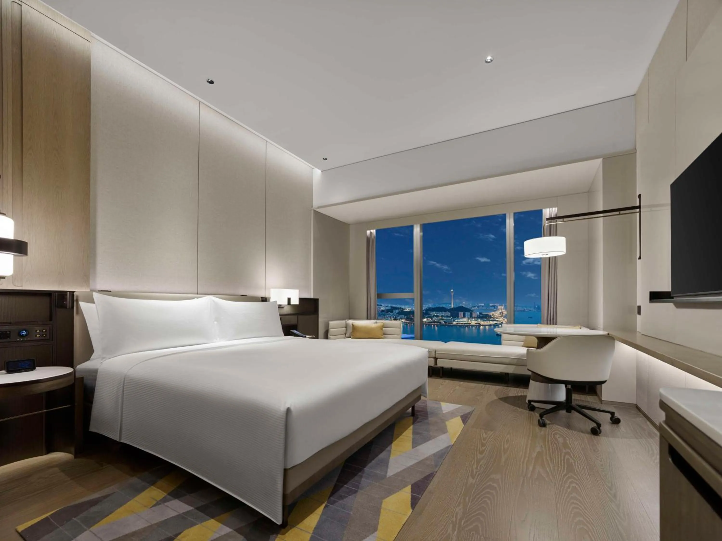 Executive King Room with Sea View in Hilton Zhuhai