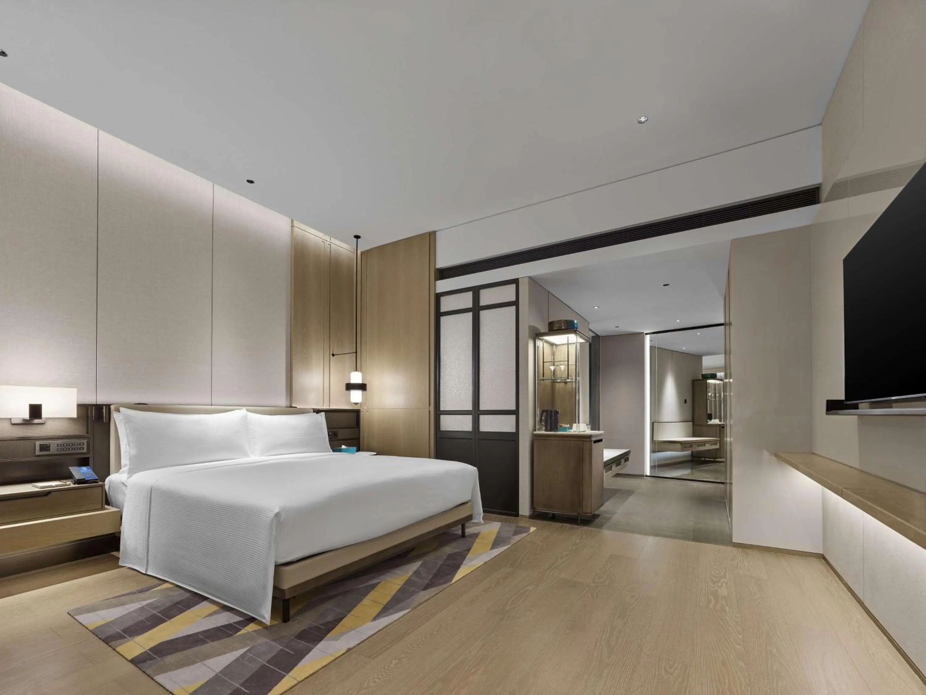 Deluxe King Room in Hilton Zhuhai