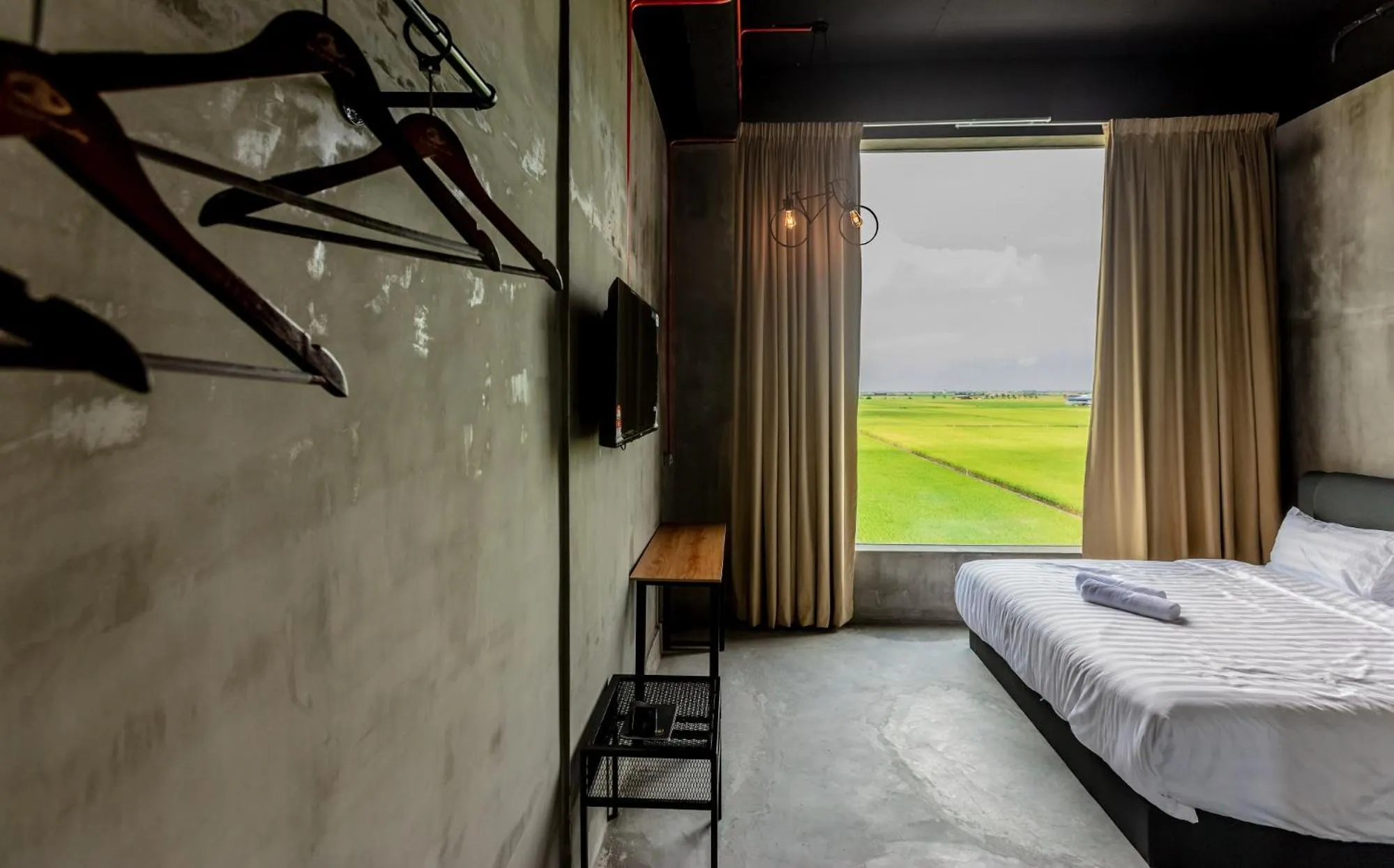 Deluxe King Room in PADI Sentral @ Sekinchan