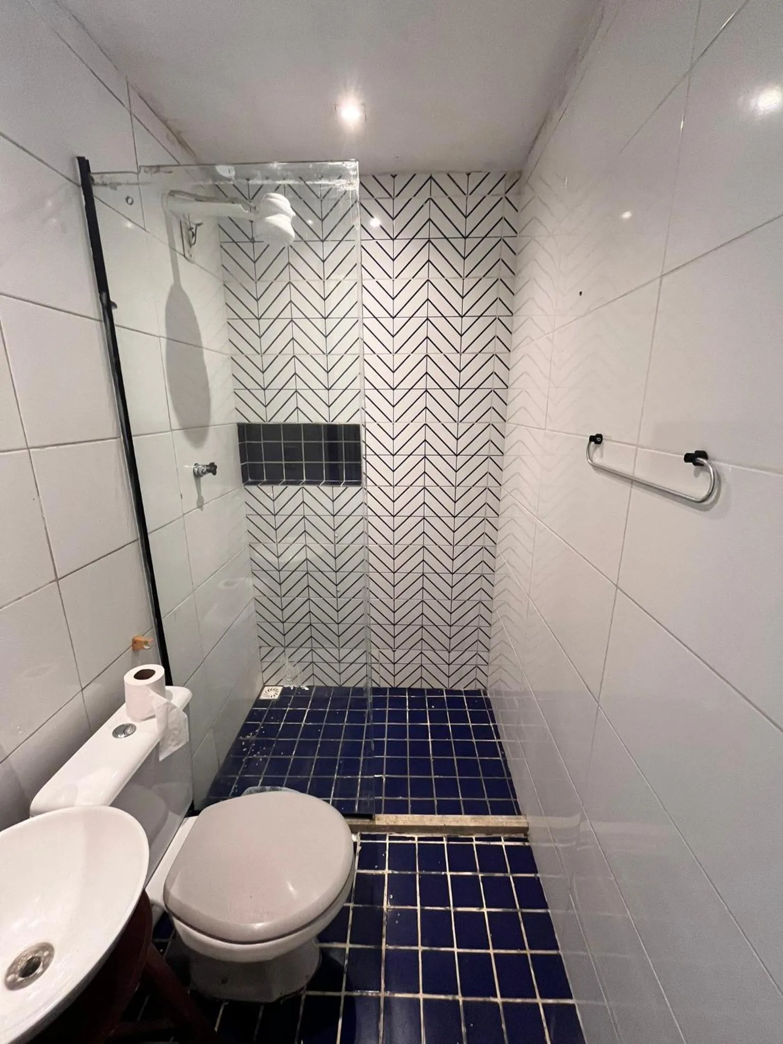 Double Room with Private Bathroom - single occupancy in Hostel do Rasta