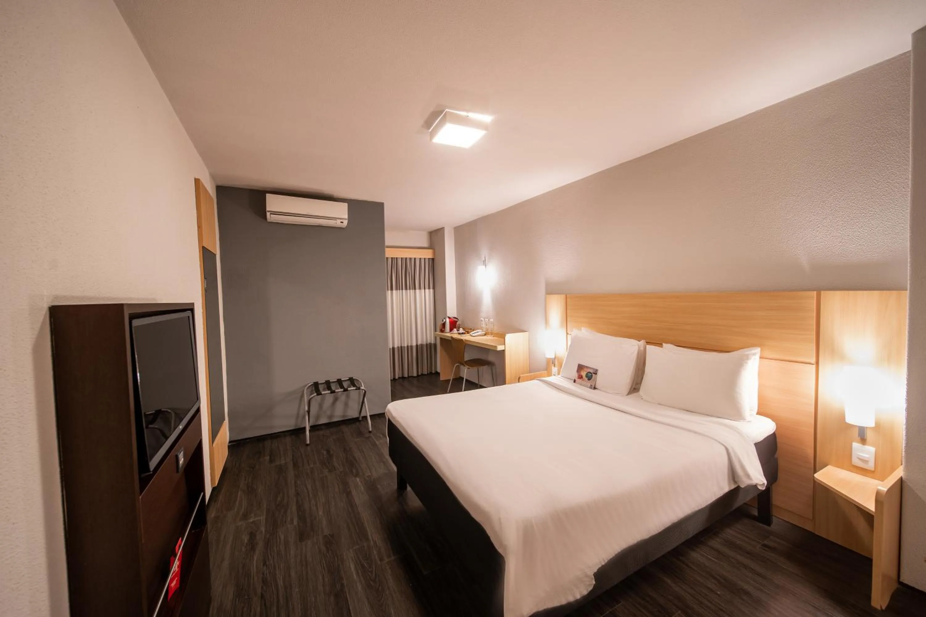 Standard Apartment with Queen Bed - single occupancy in ibis Fortaleza Praia de Iracema