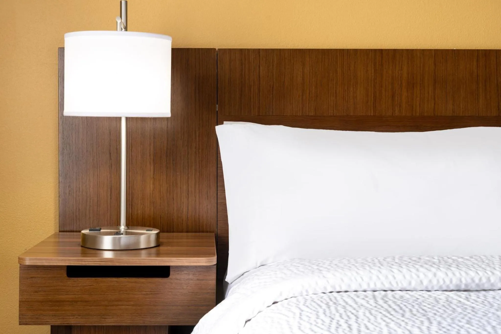 One-Bedroom Suite - Communications/Mobility Accessible in Franklin Inn & Suites