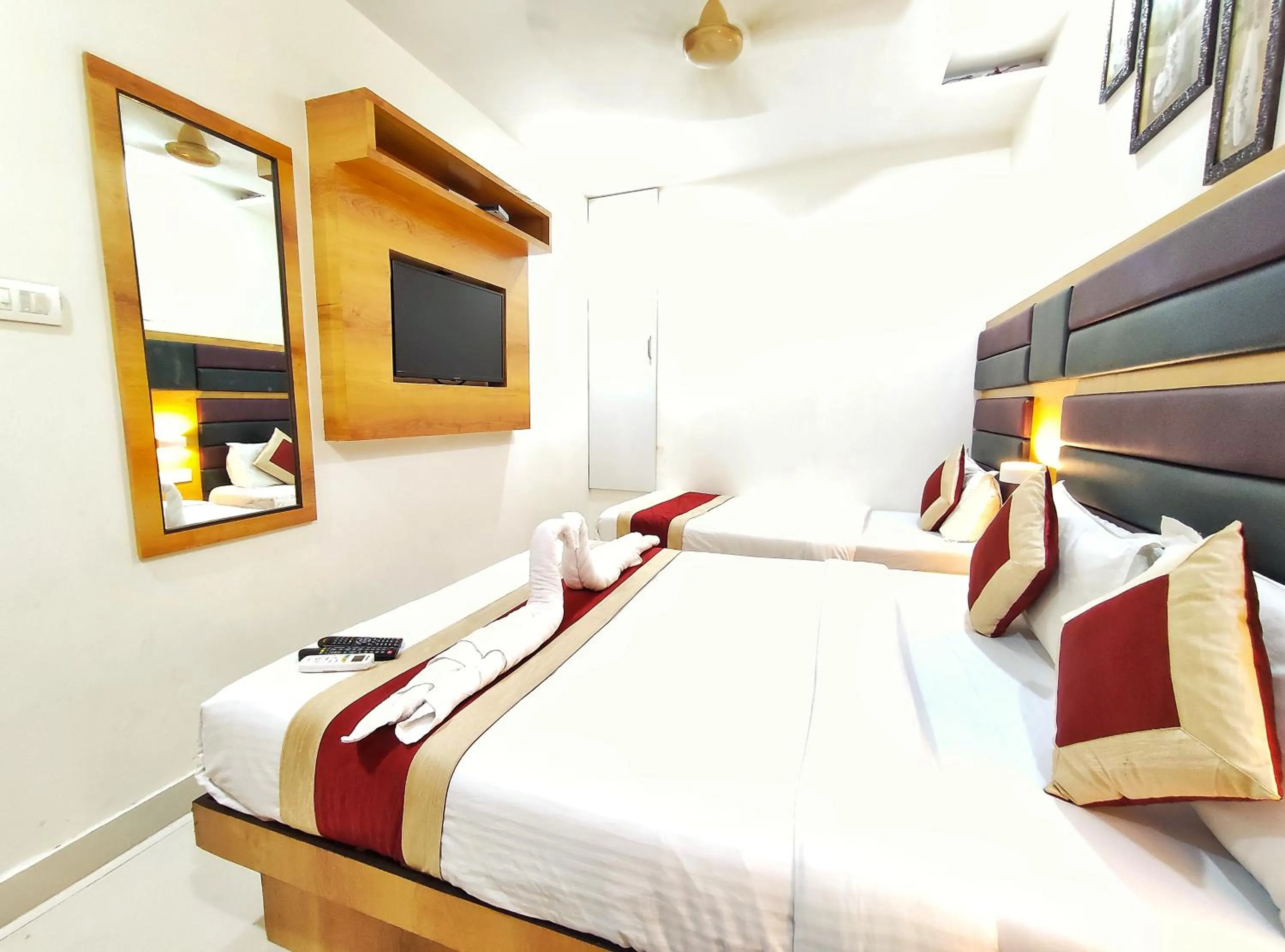 Standard Triple Room in Gateway Suites