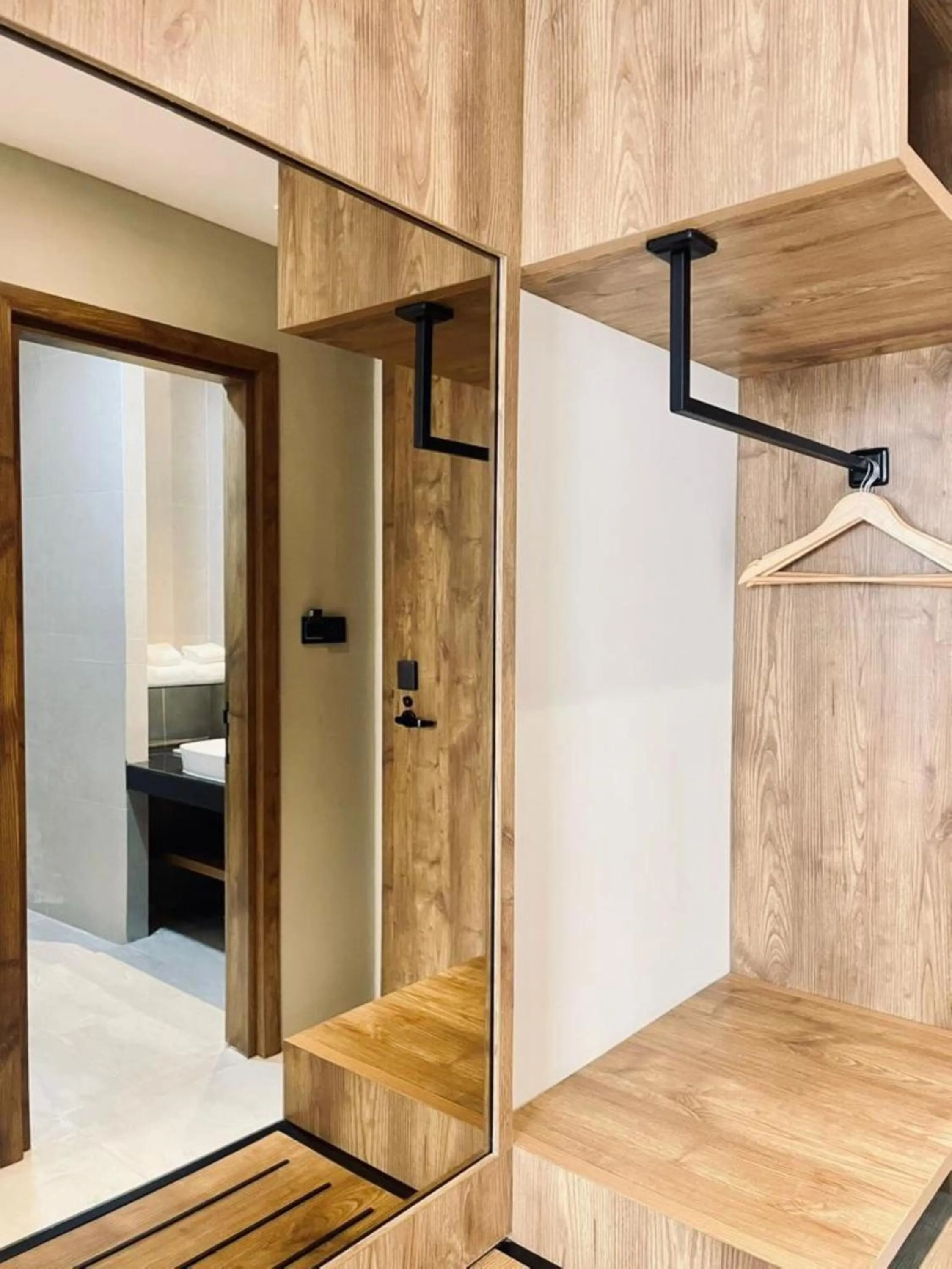 Deluxe Twin Room - Non-Smoking in Grand Central Premier