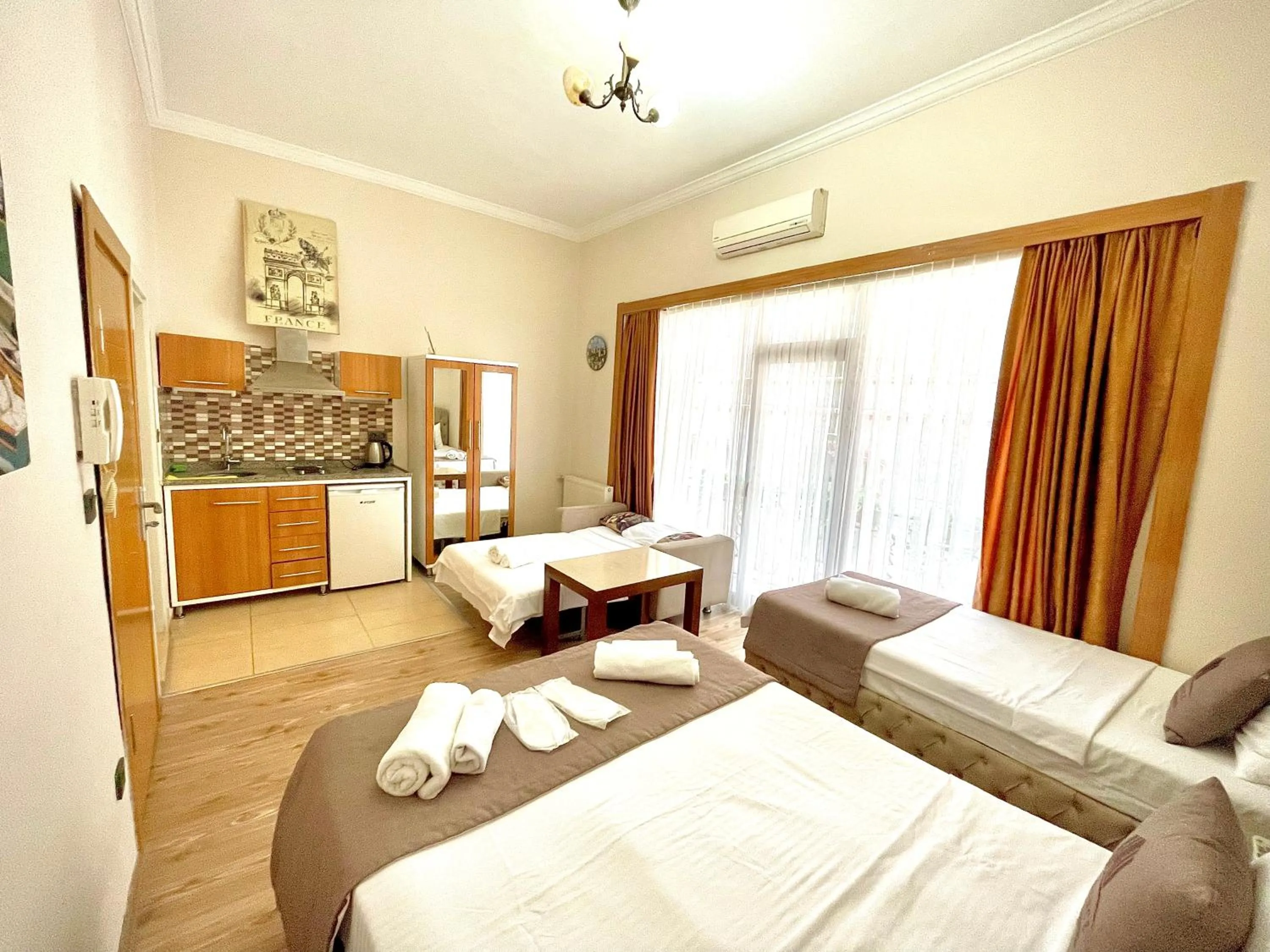 Family Room in Elegance Aparts Cihangir