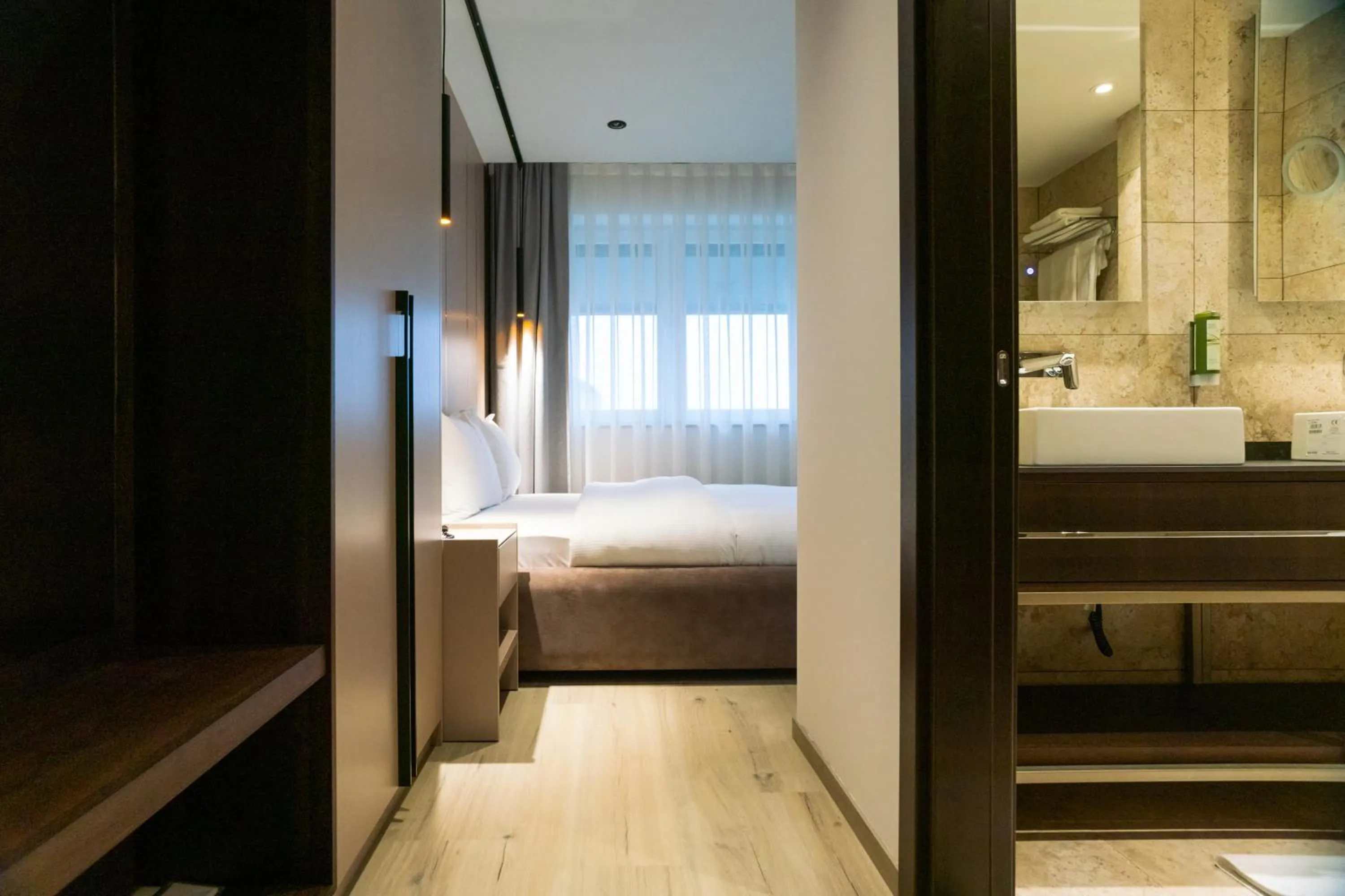 Double Room - single occupancy in Emery Hotel