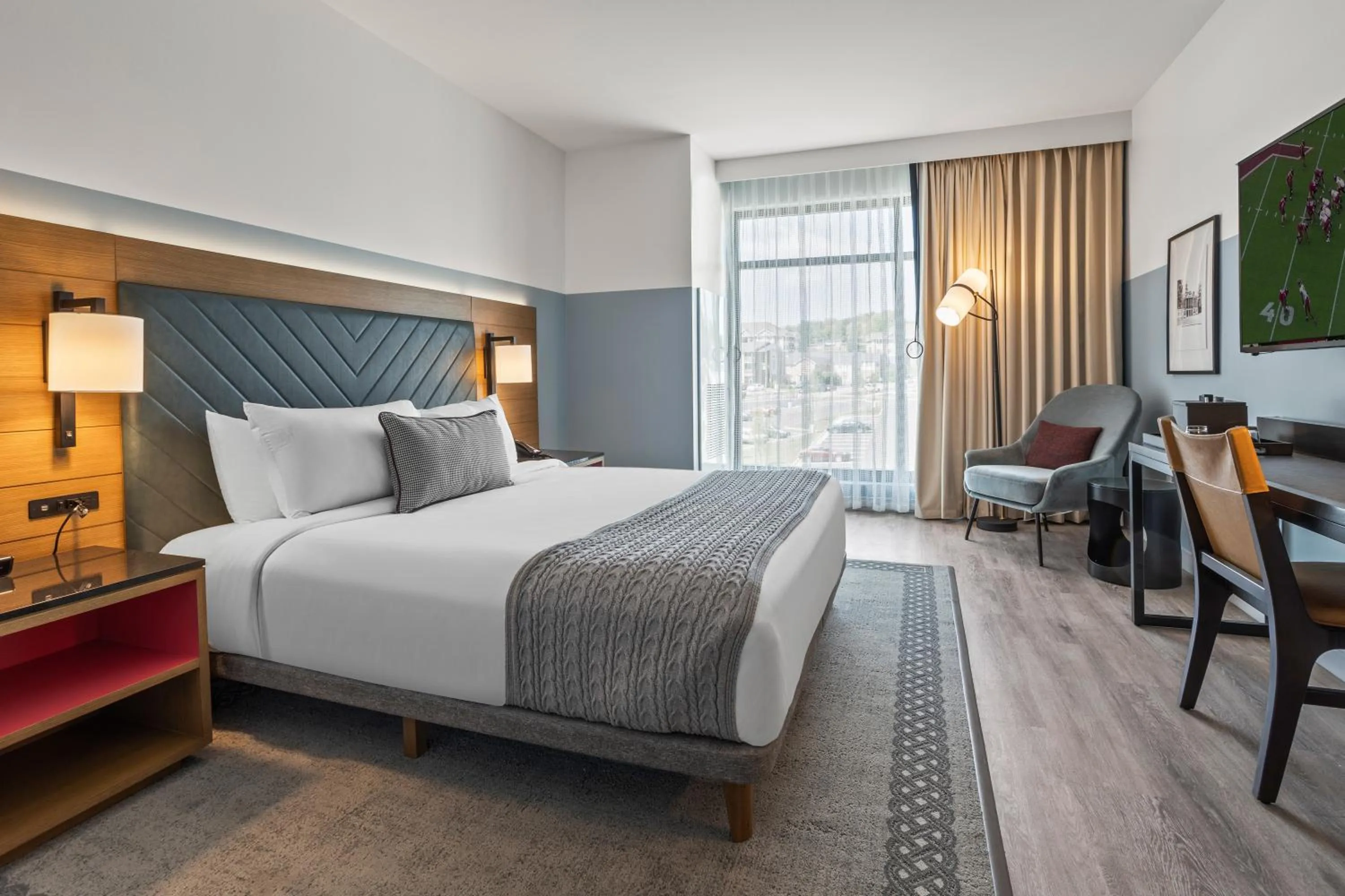 Single Room with Mountain View in The Highlander at Radford, Tapestry Collection by Hilton