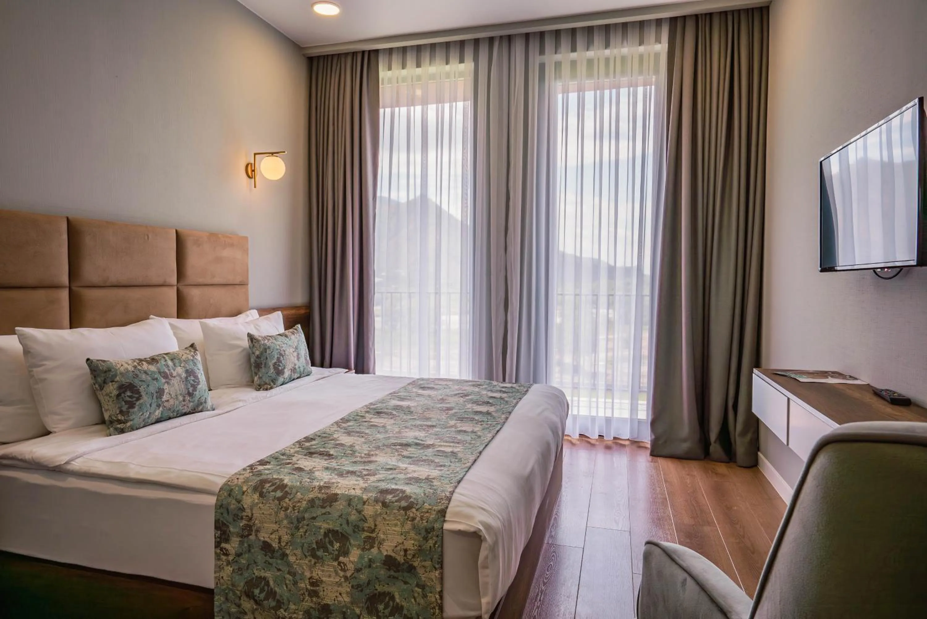 Large Double Room in Gori Inn