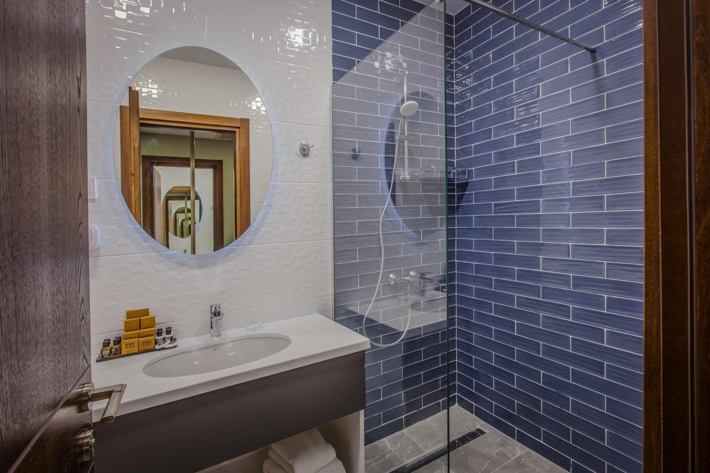 Twin Room in Gori Inn