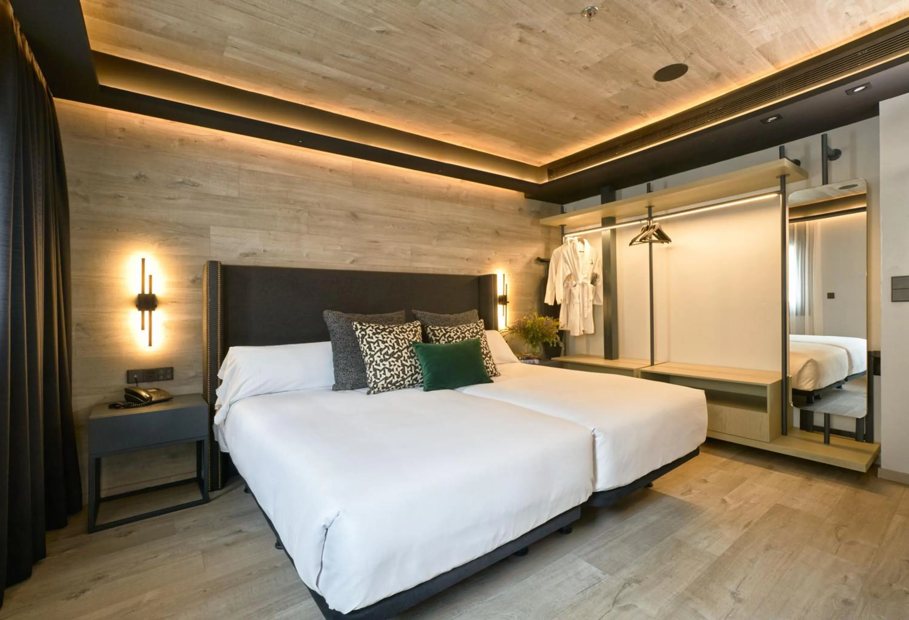 Exterior Superior Double or Twin Room Aduana Street in Hotel Regina