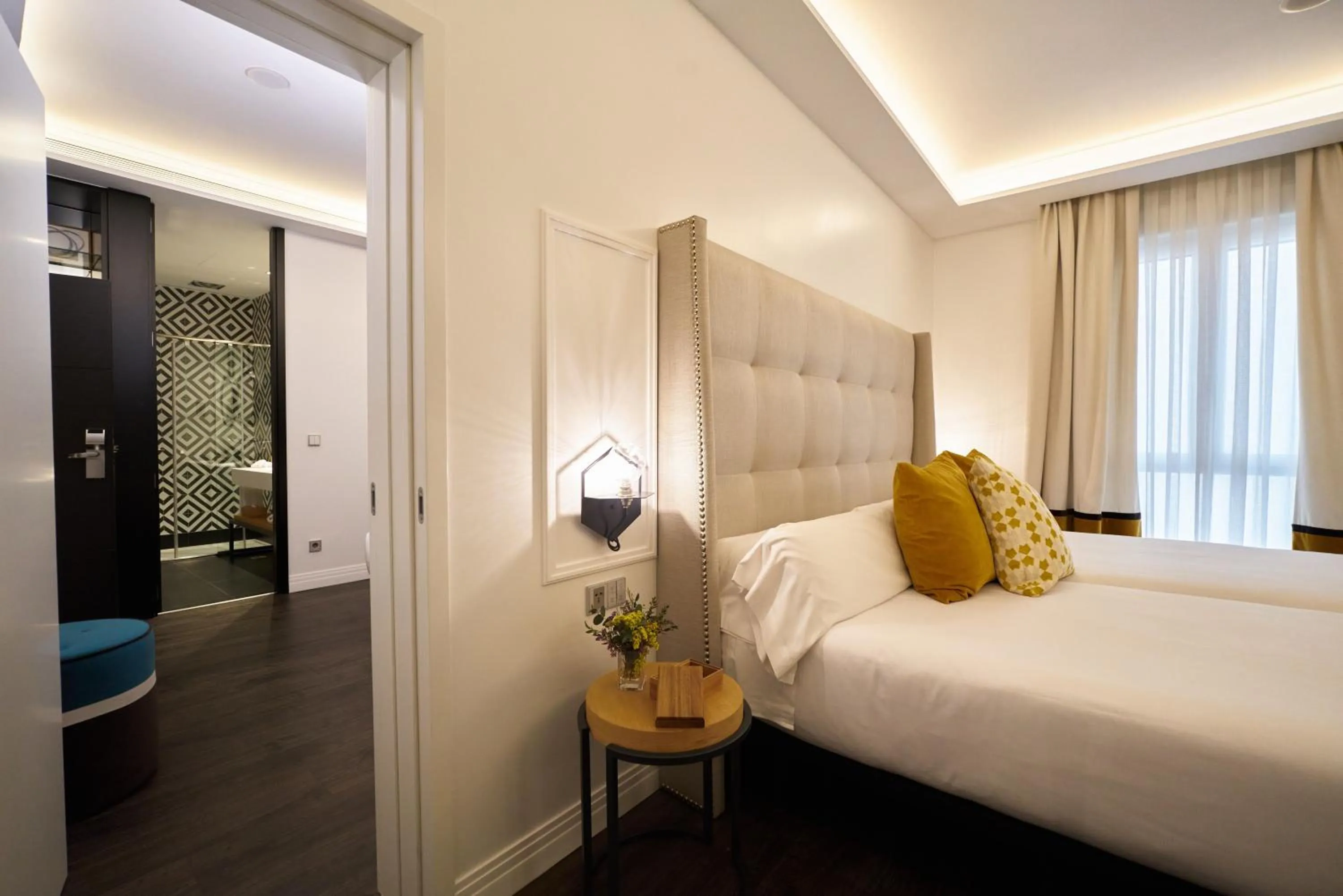 Two Superior Communicated Interior rooms in Hotel Regina