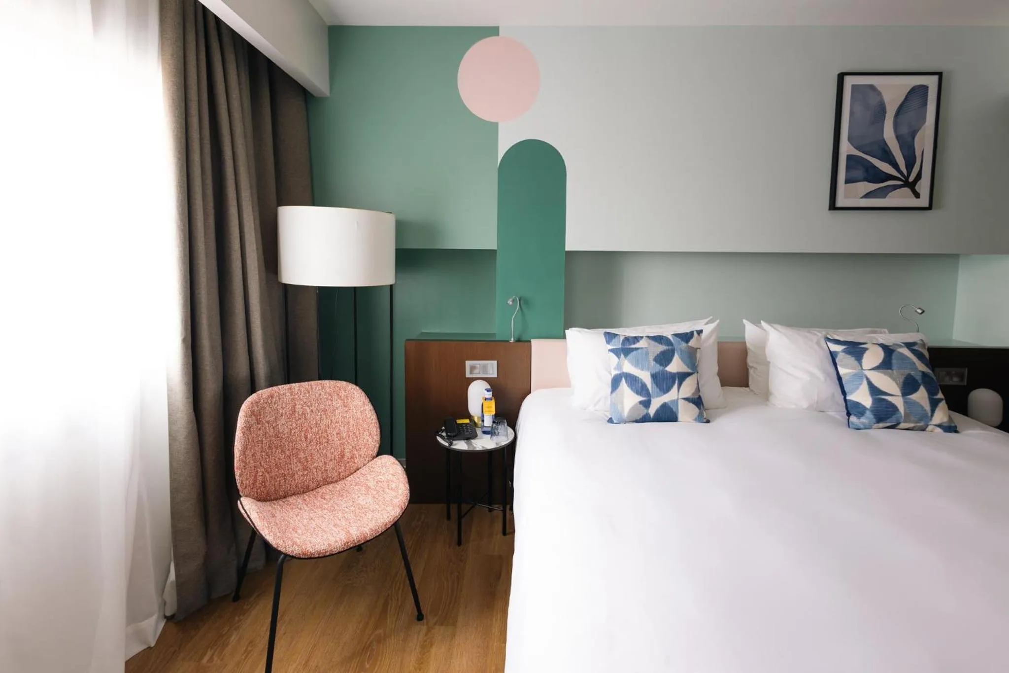 Standard Queen Room in voco Madrid Retiro by IHG