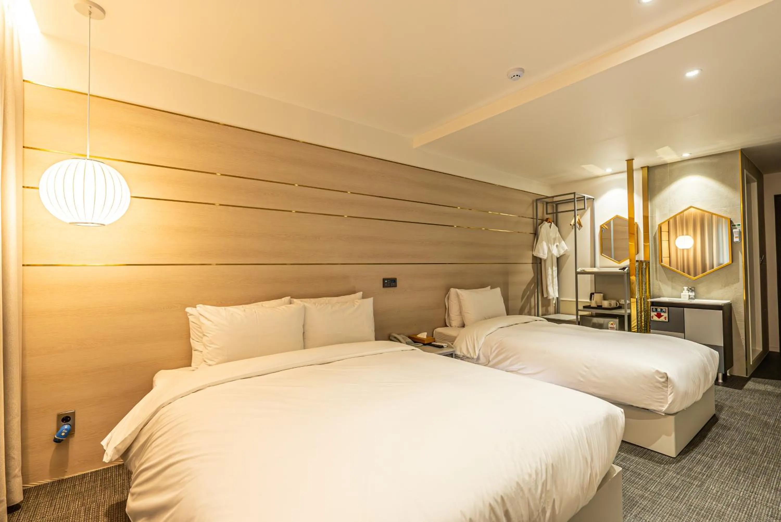 Deluxe Family Room in Hotel The Grang Seogwipo