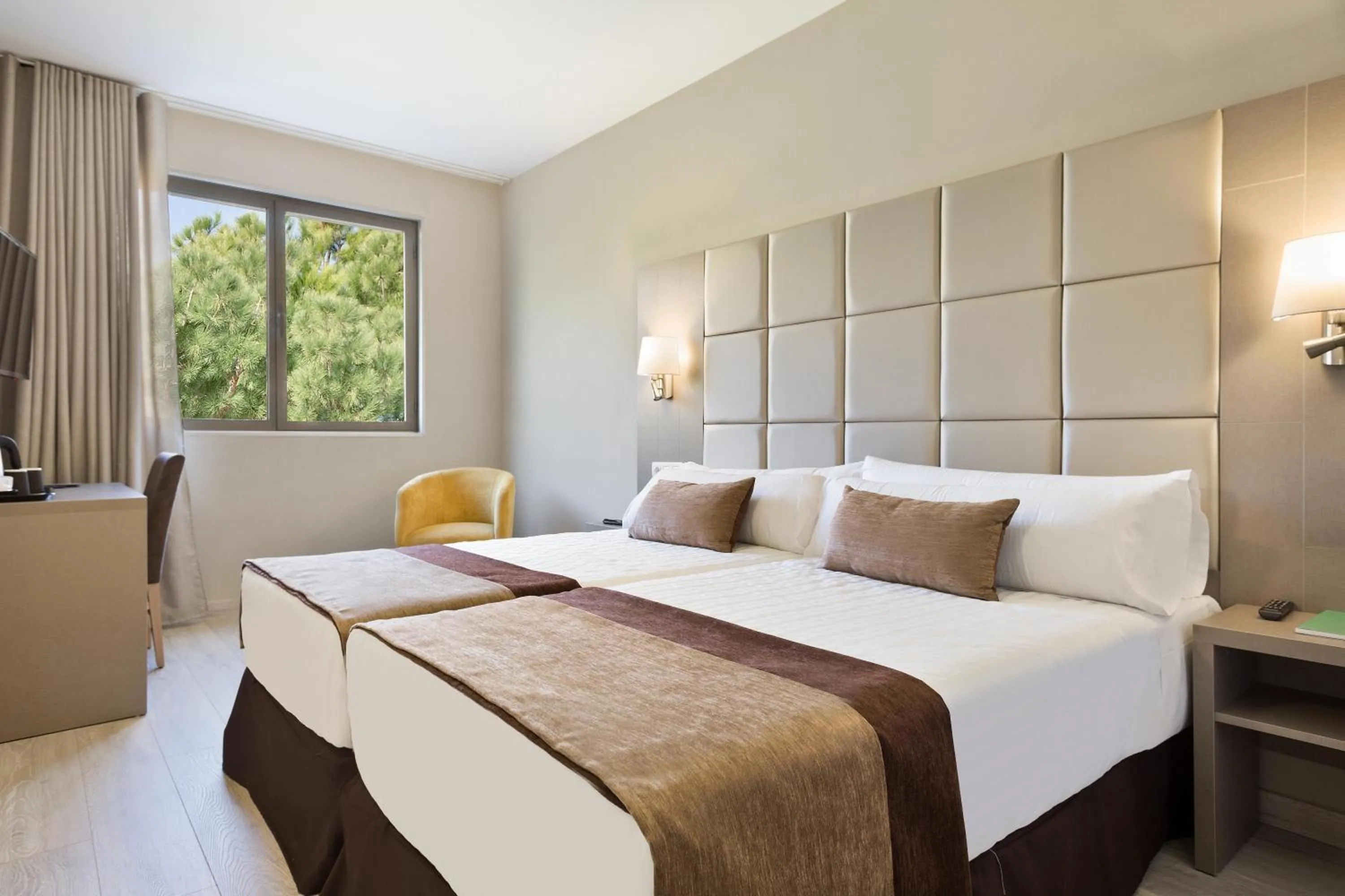 Business Double Room with Garden View in Hotel Best Front Maritim