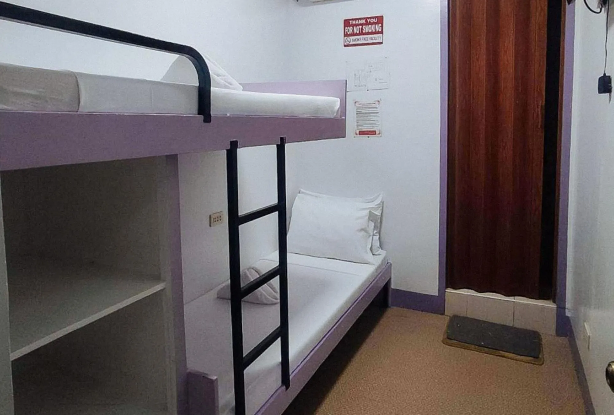 Twin Room in RedDoorz @ Isabelle Tourist Hotel Hinatuan