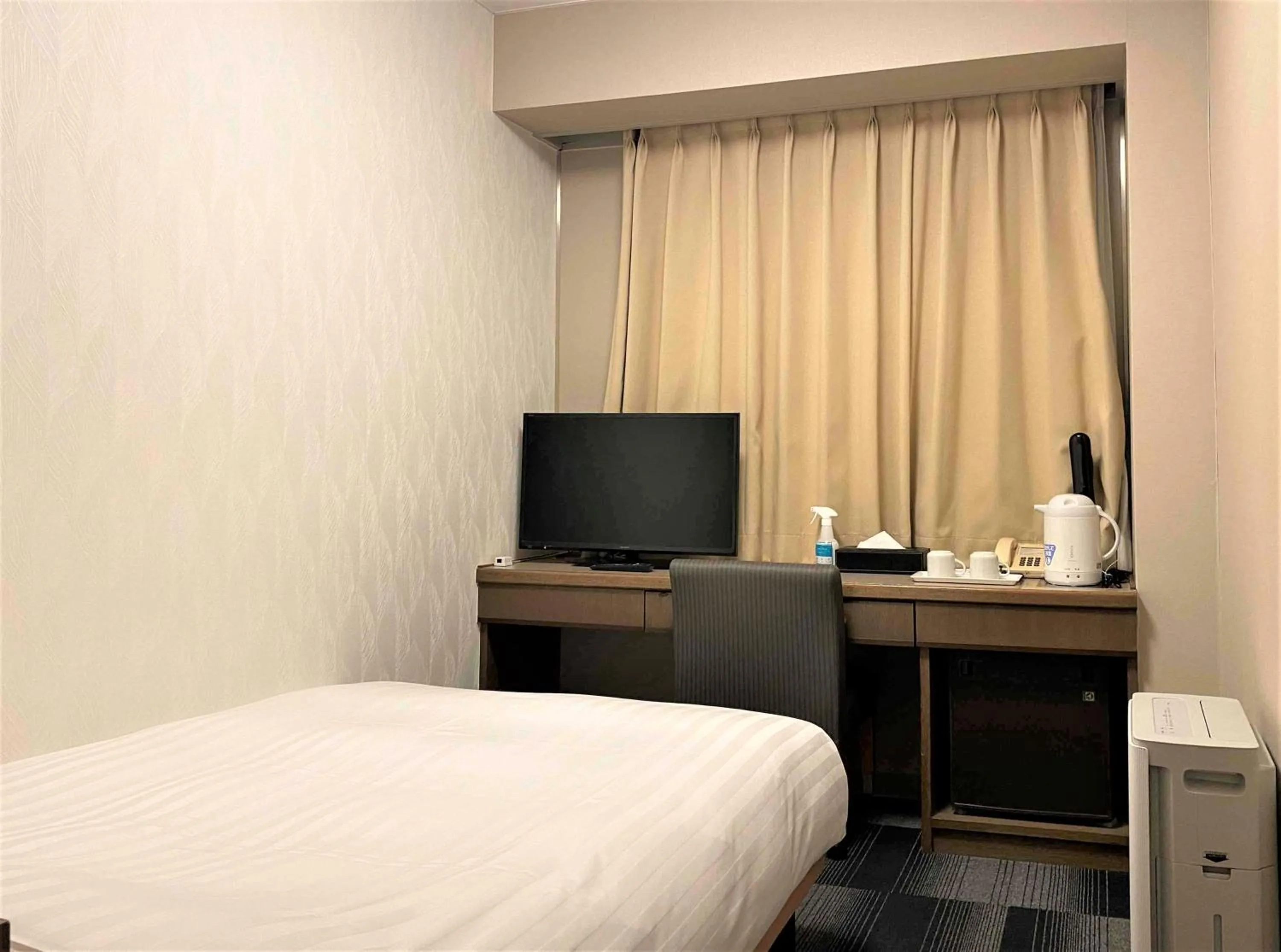 Semi Double Room in Smile Hotel Nagano