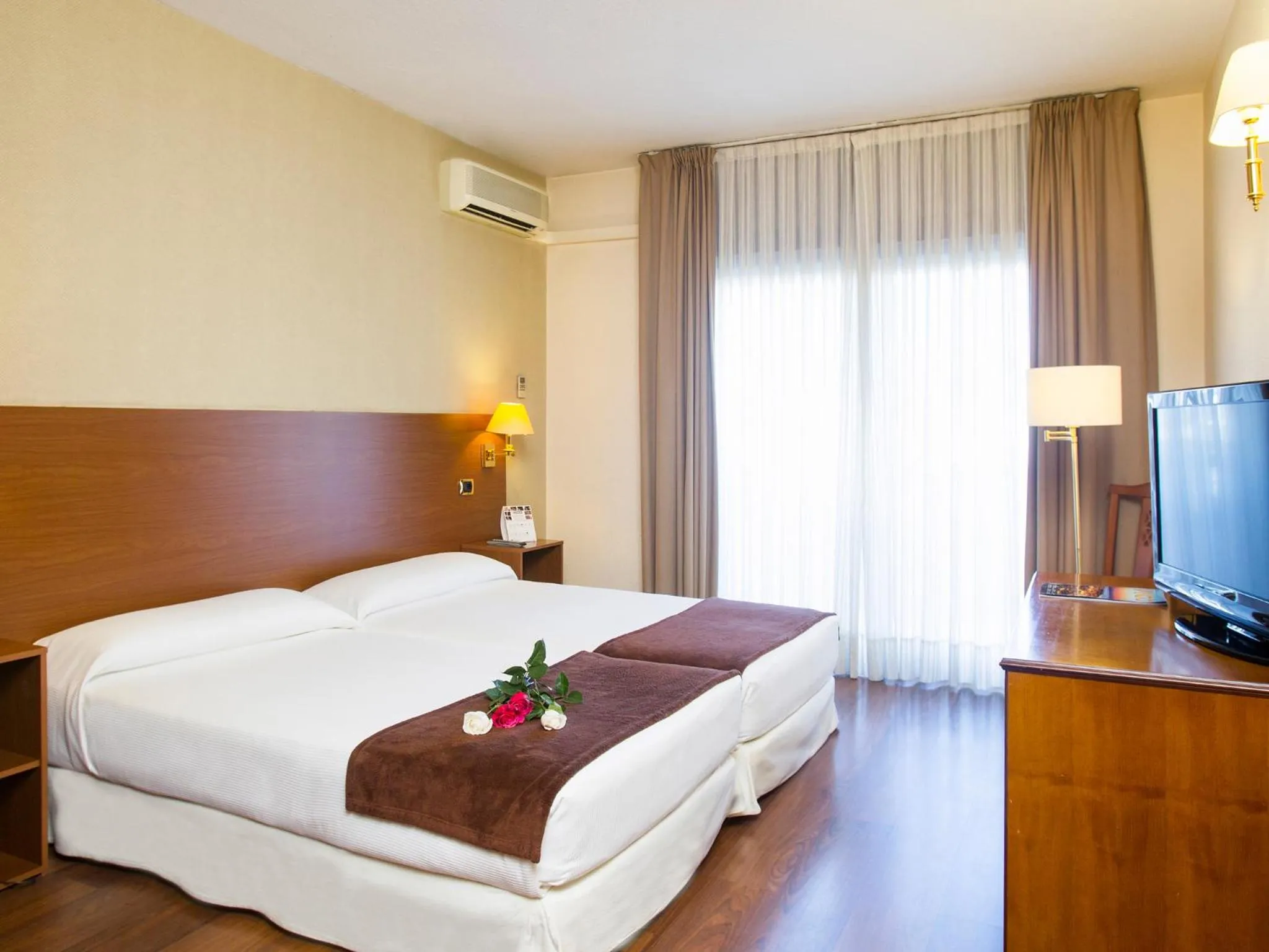 Twin Room in Oca Ipanema Hotel