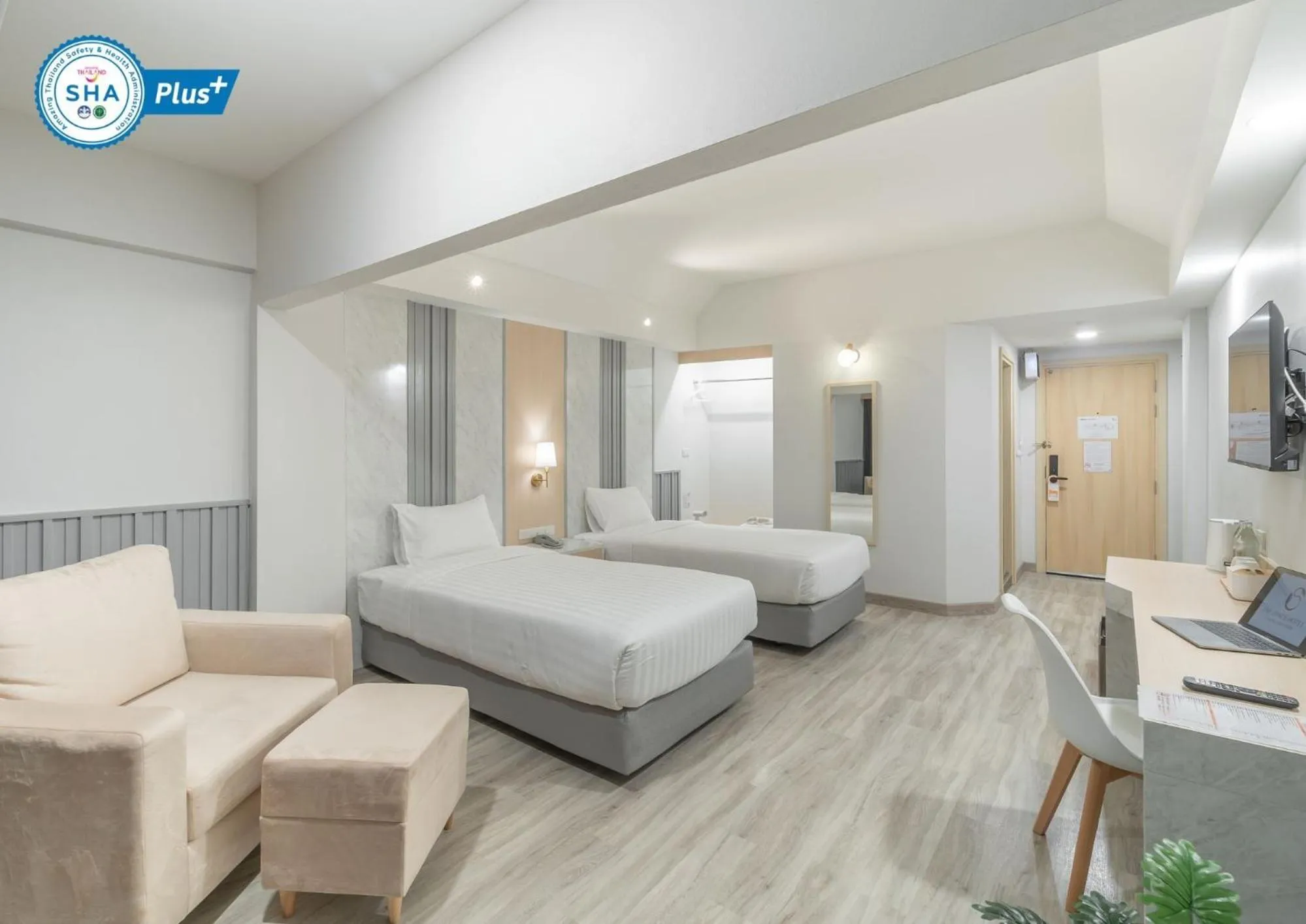 Deluxe Twin Room in The Space Hotel Lampang