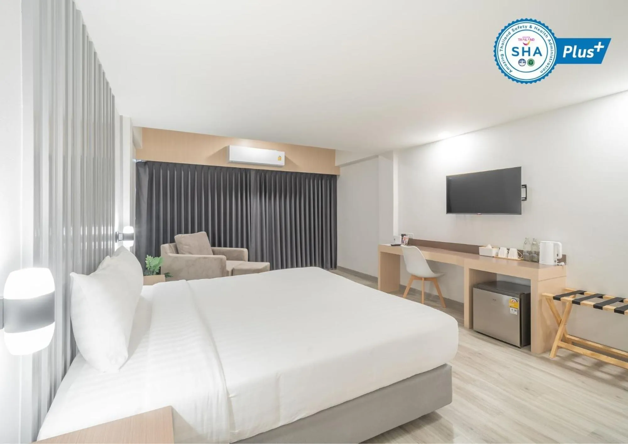 Deluxe King Room in The Space Hotel Lampang