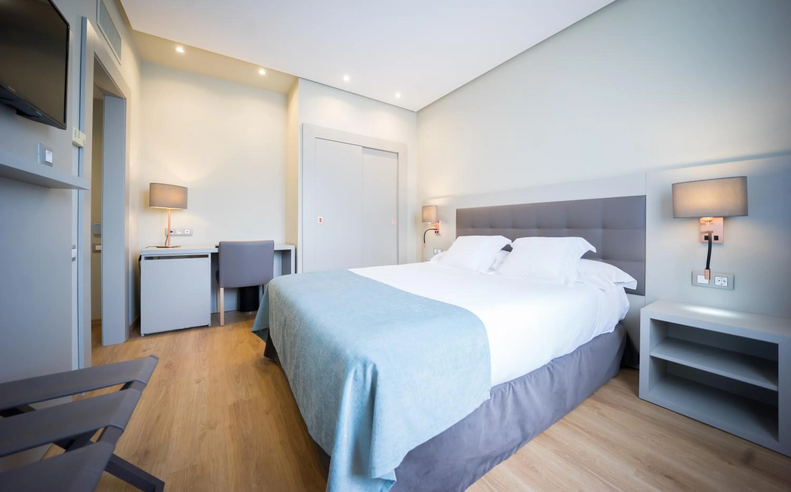 Single Room - single occupancy in Mercure Carlton Rioja