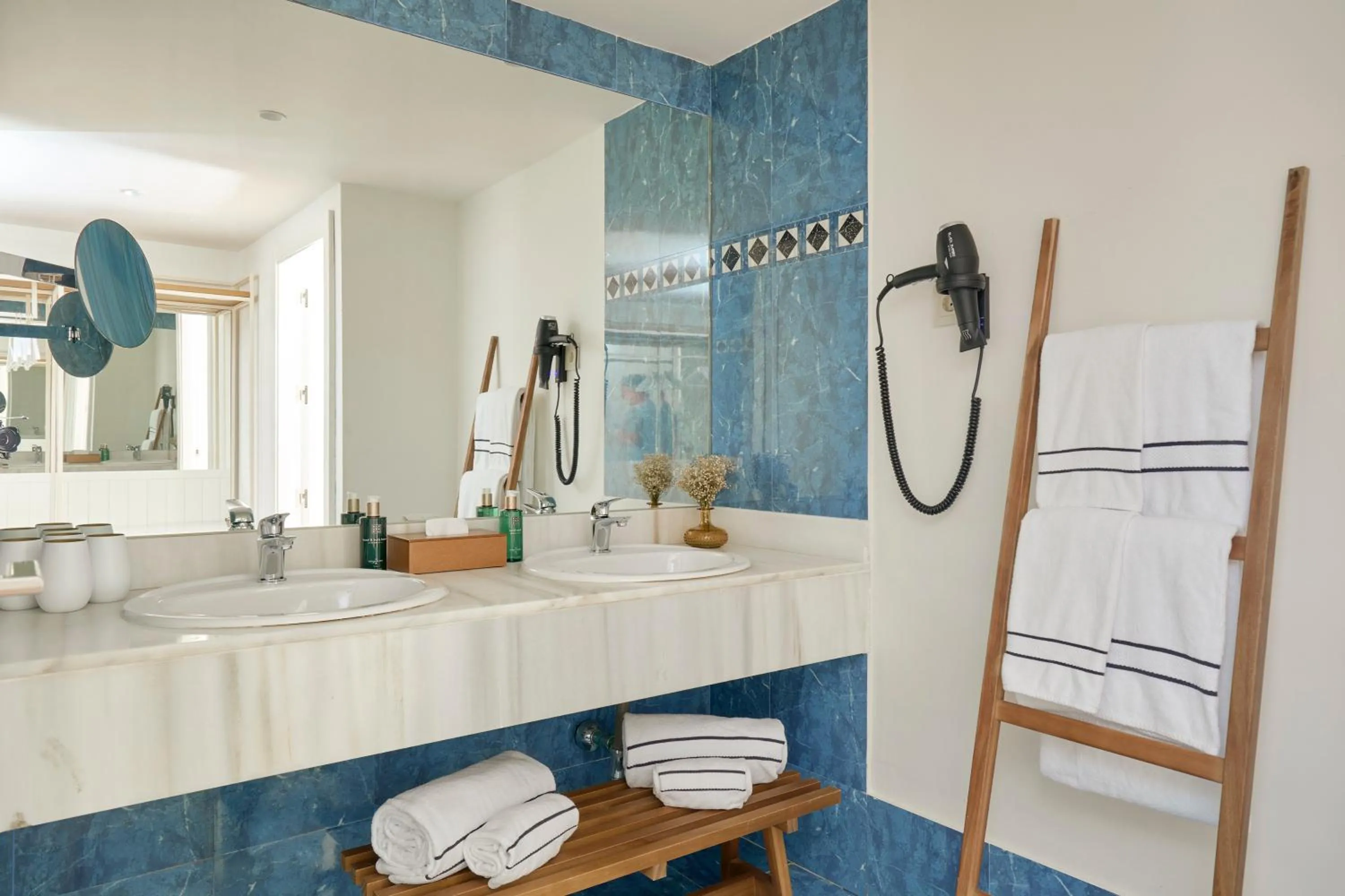 Melia Connecting Rooms in Meliá Zahara Resort & Villas