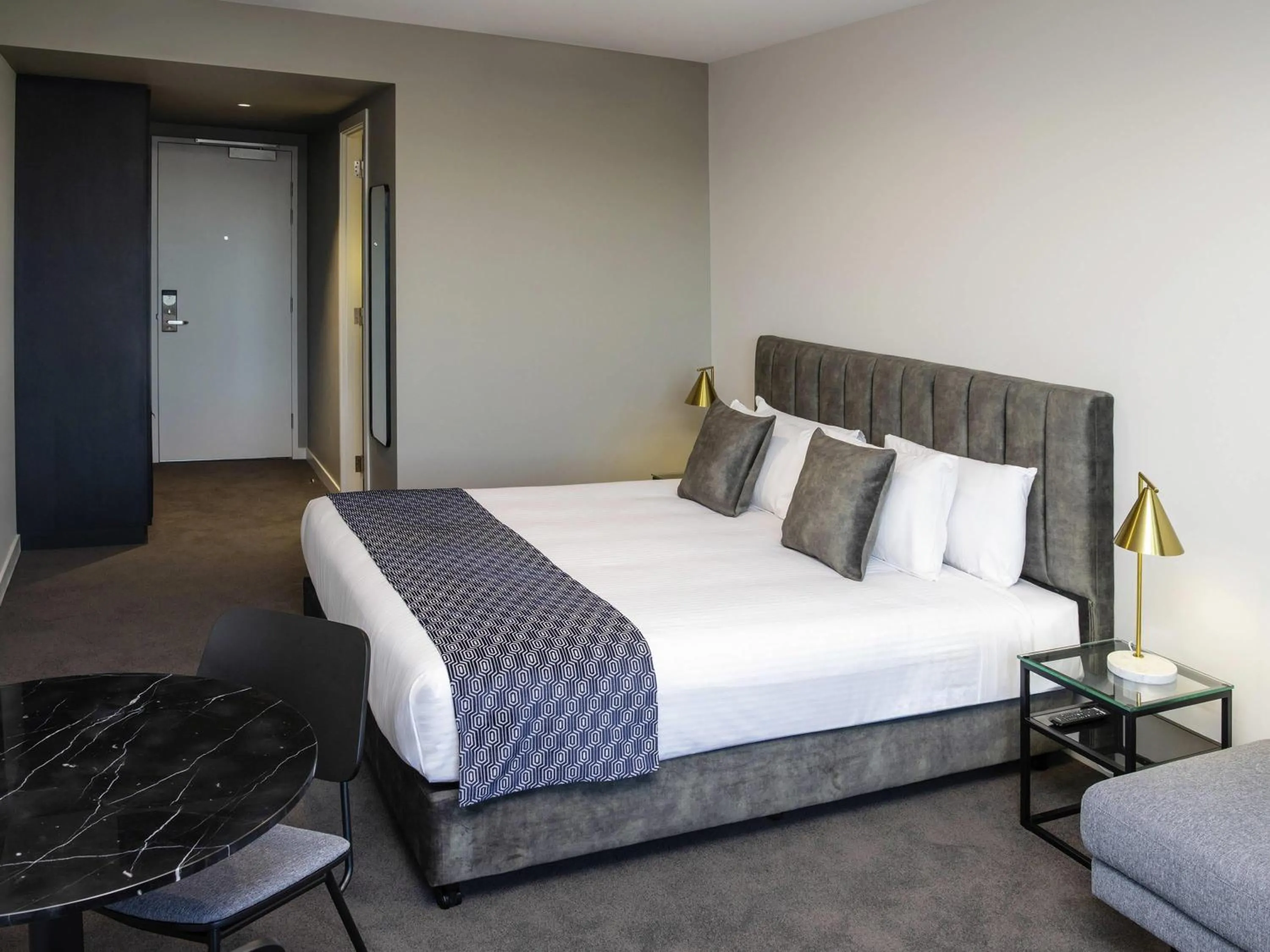 Standard King Room in Mantra Tonsley Adelaide