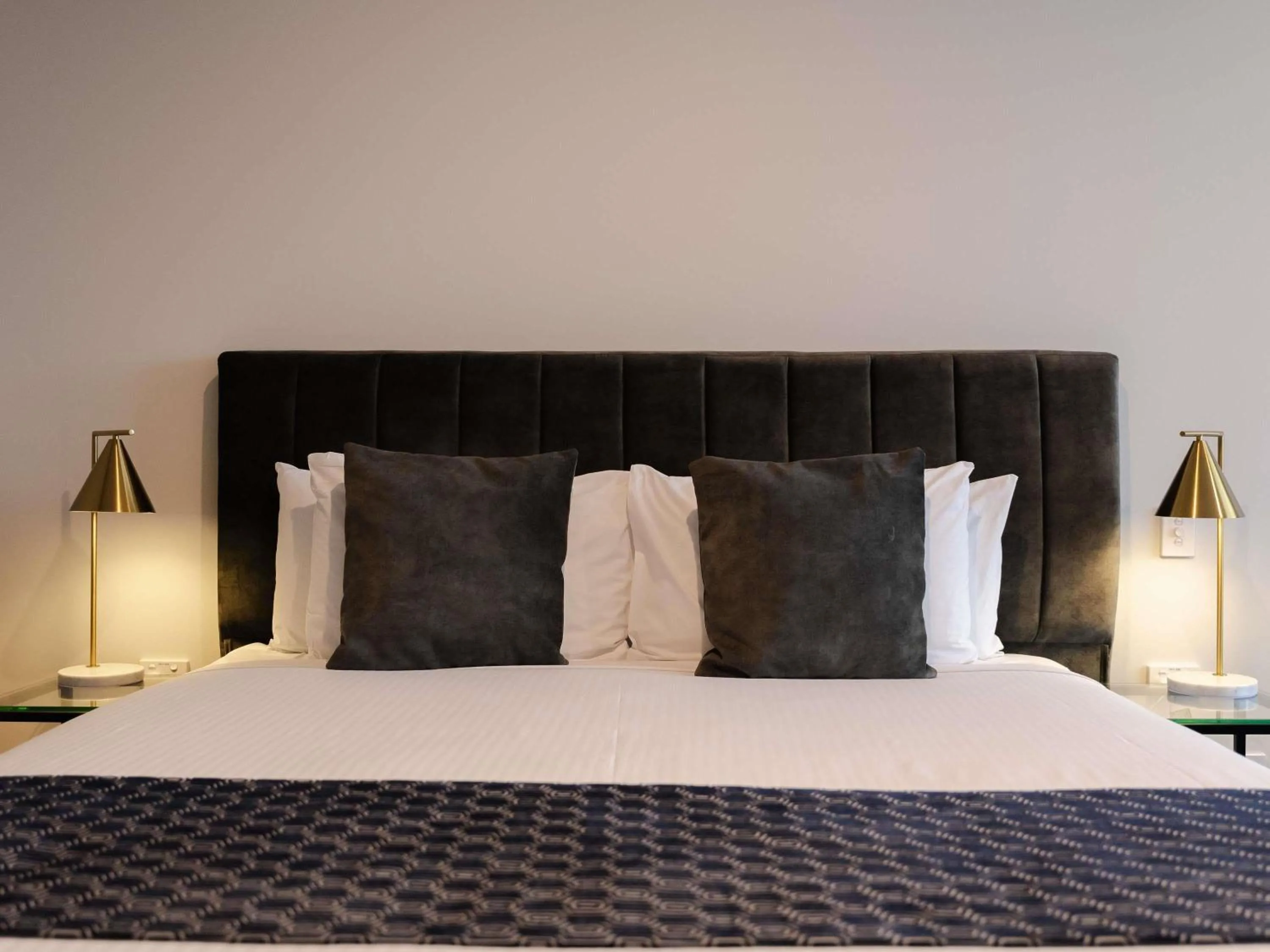 Standard King Room in Mantra Tonsley Adelaide