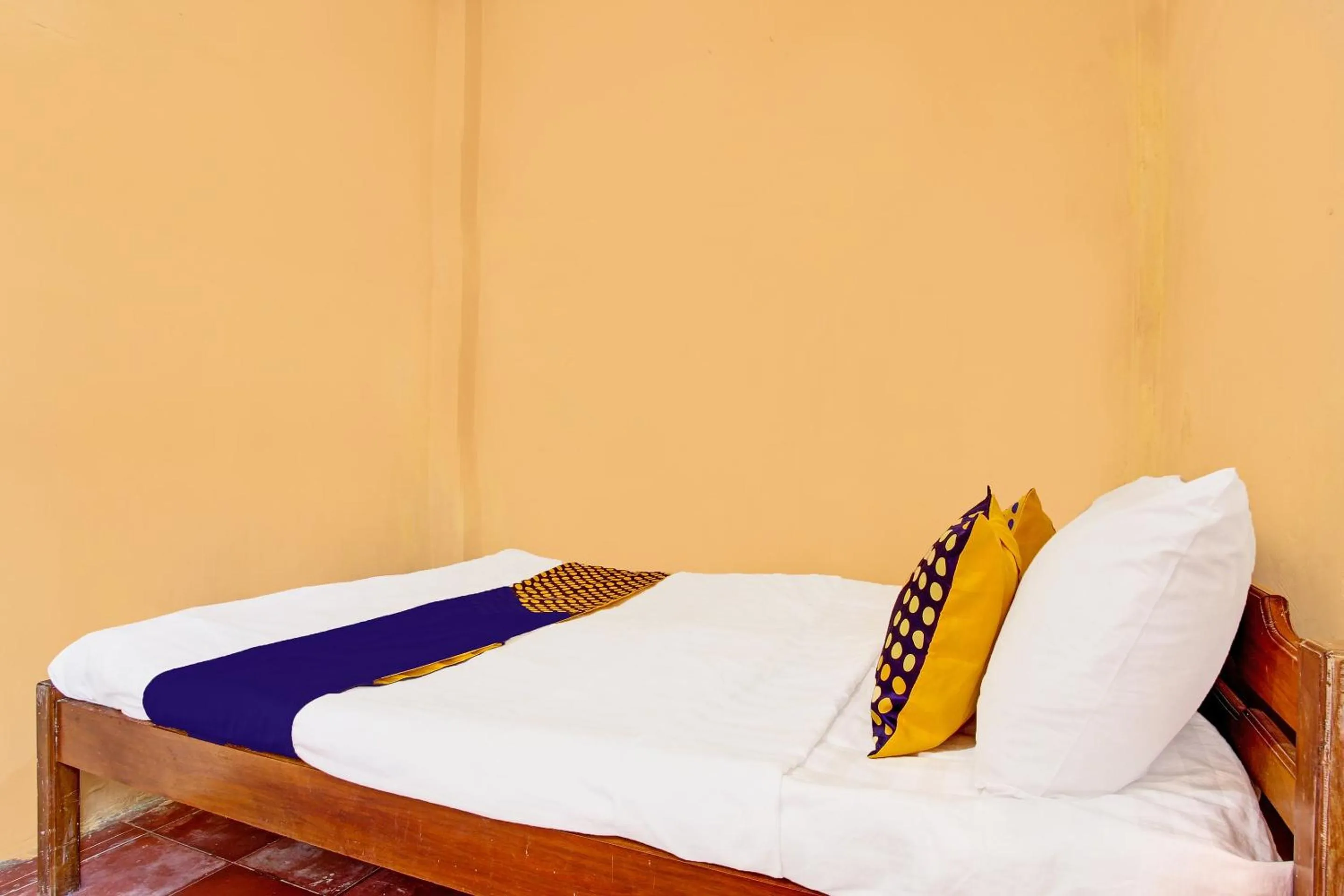 Budget Double Room in Hotel O Homestay Akbar Aufa Syariah
