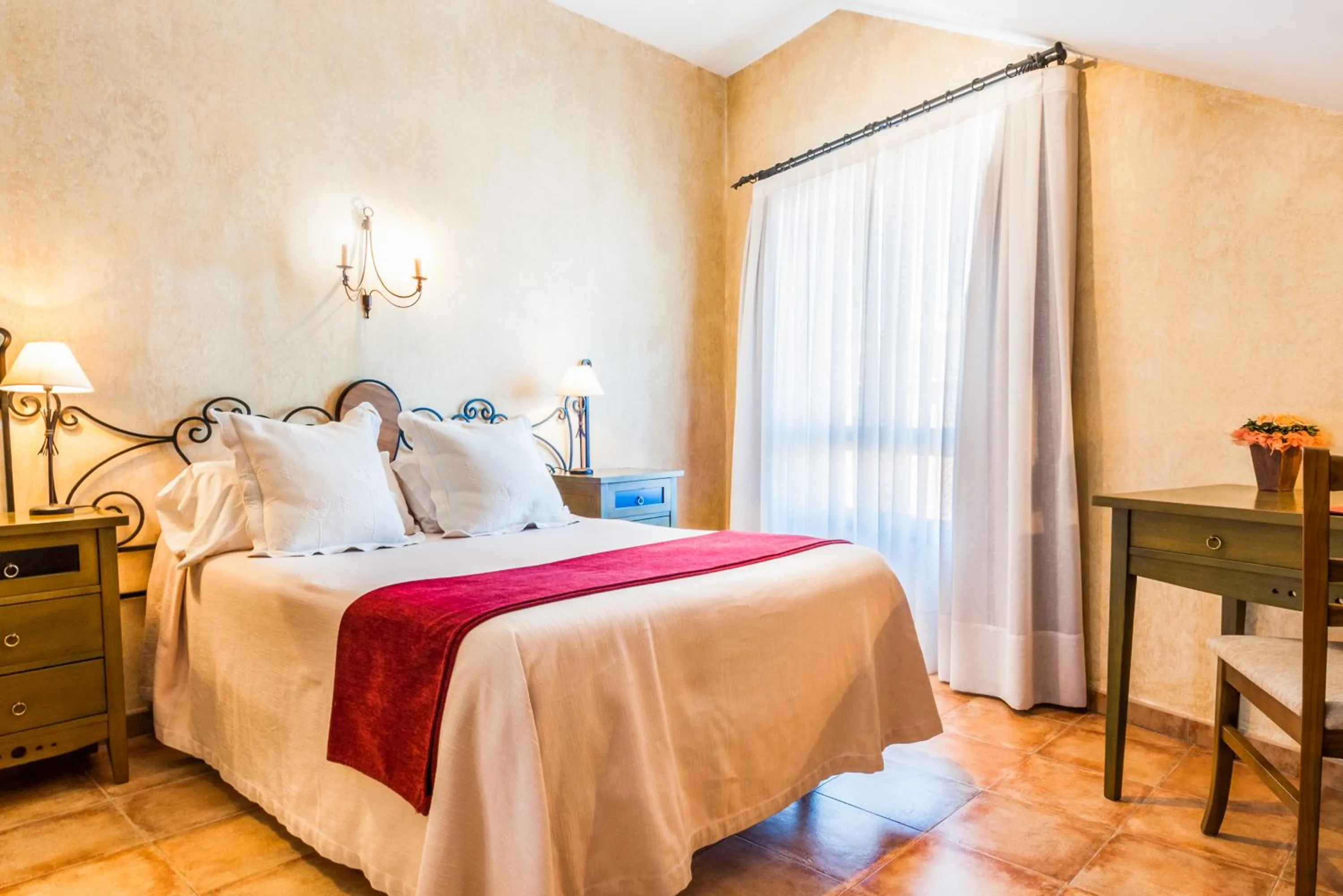 Standard Double Room in Jardin de la Abadia, Arroyo de la Encomienda