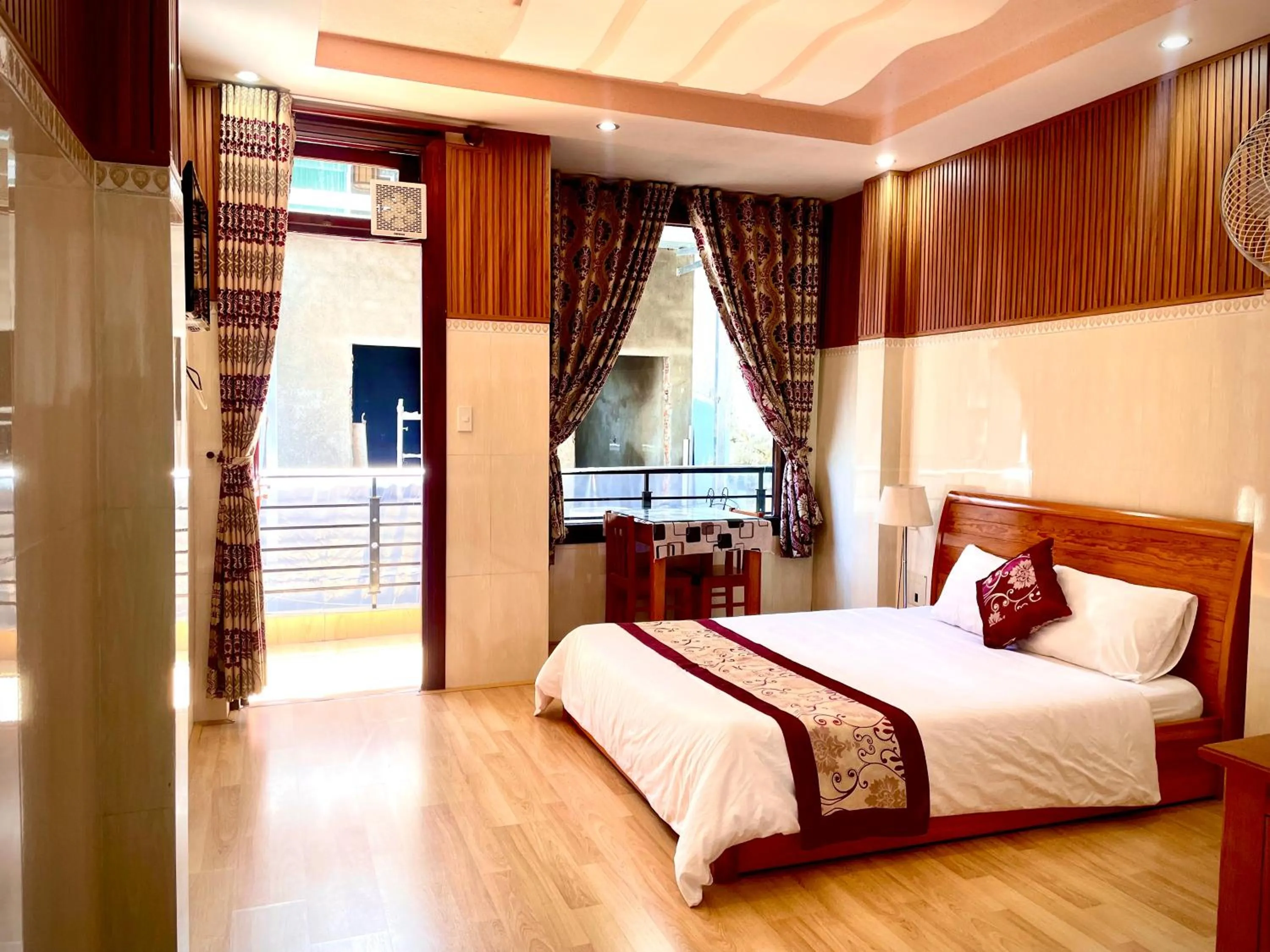 Double Room with Balcony in New Sleep in Dalat Hostel