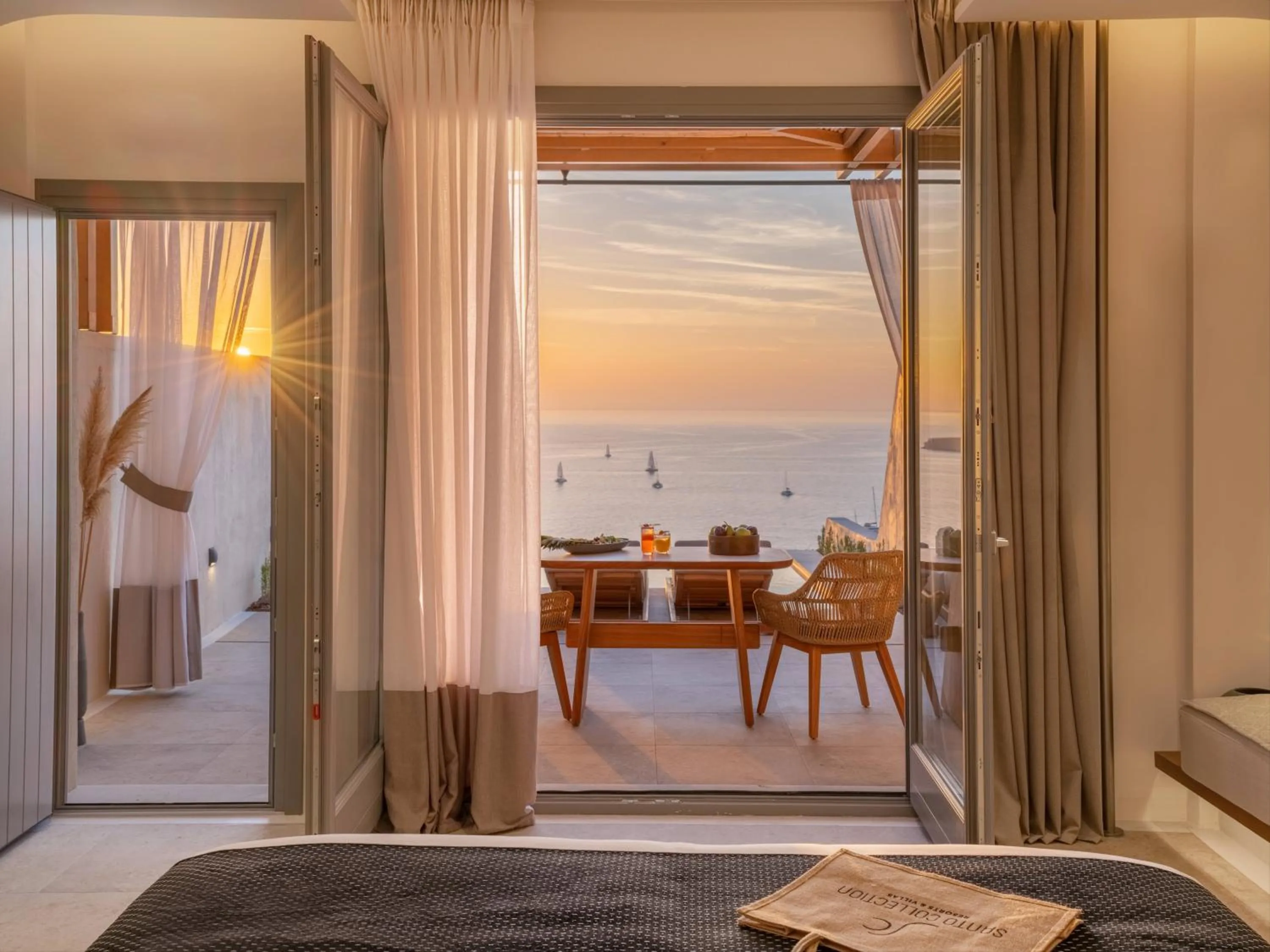 Vivid Sunset & Sea View Junior Suite with Jacuzzi in Santo Mine Oia Suites