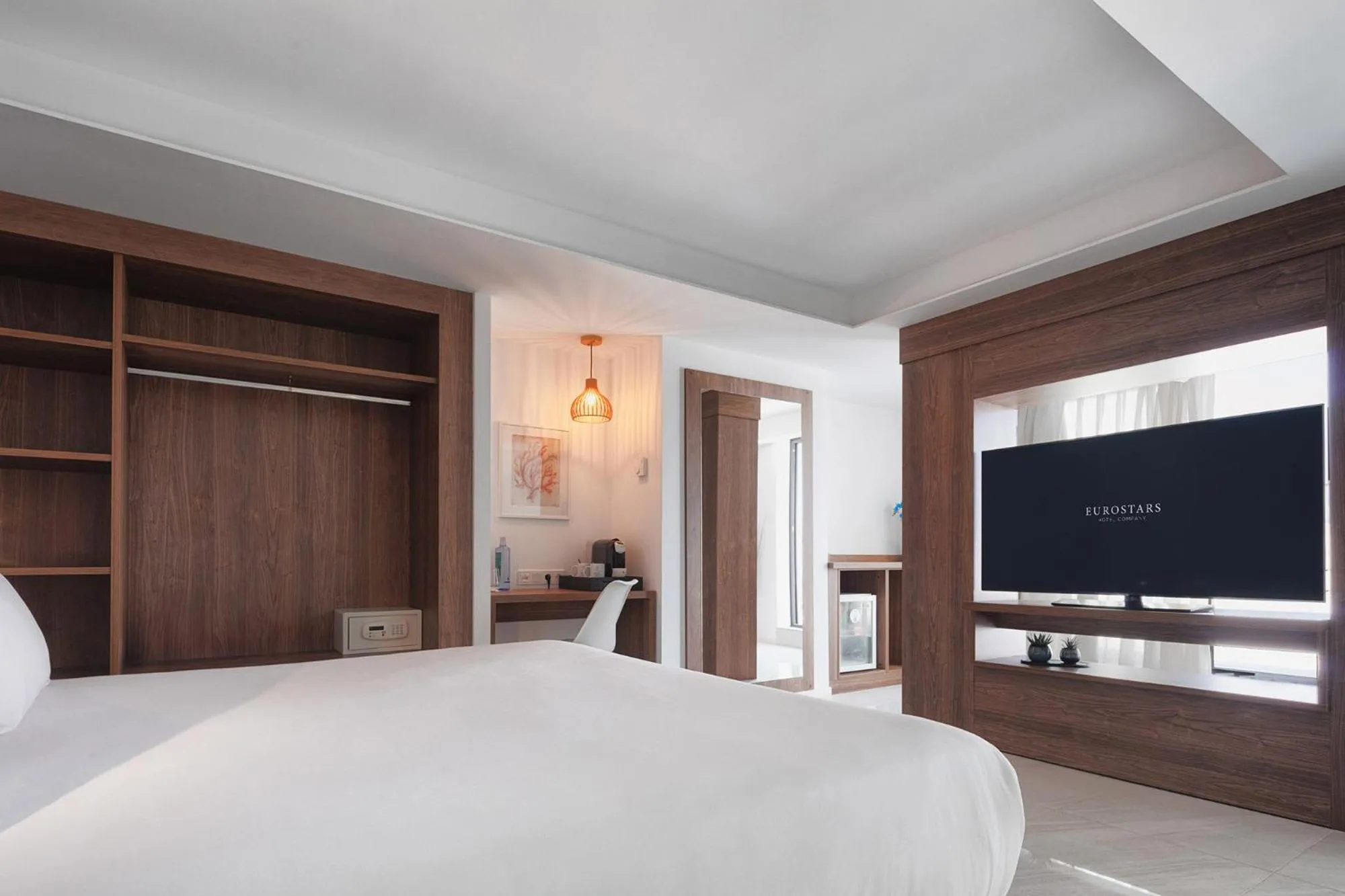 Junior Suite with Outdoor Jacuzzi in Eurostars Puerto de Ibiza