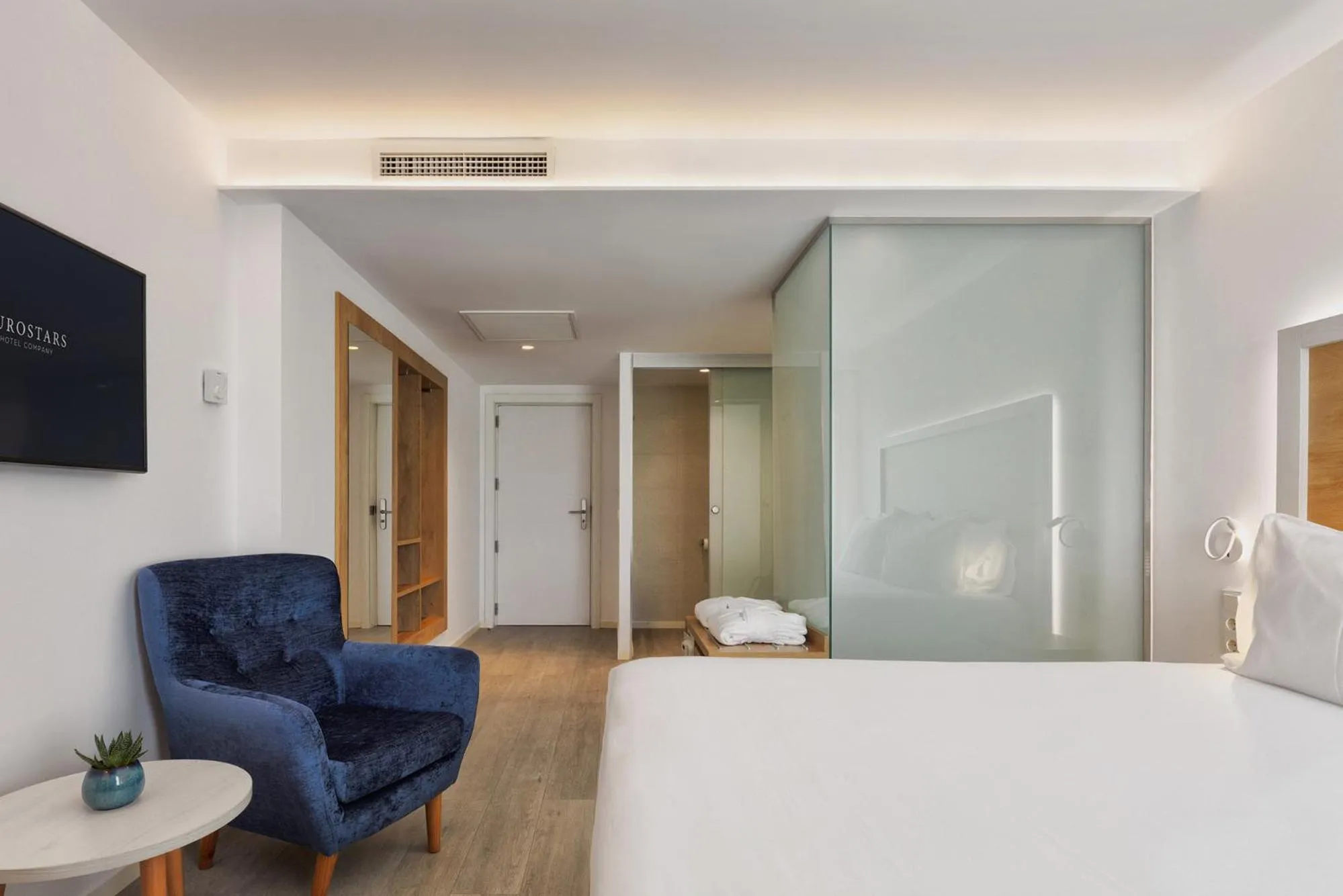 Deluxe Double Room in Eurostars Puerto de Ibiza