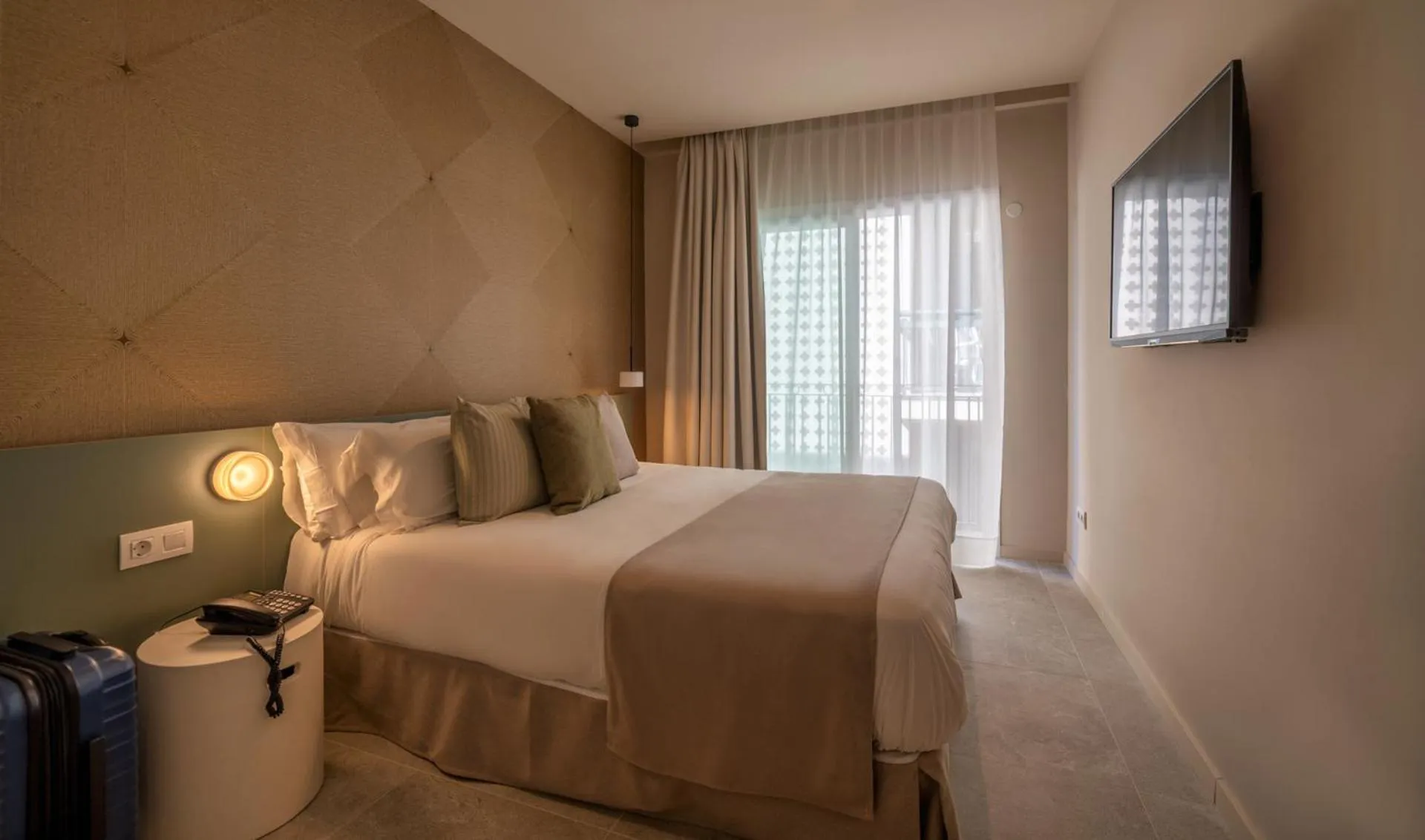 Friendly Cuadruple (2+2) in AQUA Hotel Bertran Park